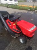 JONSERED HUSKVARNA LT2112 RIDE ON LAWN MOWER, 180 KG, YEAR 2002, C/W GRASS COLLECTOR, RUNS & WORKS