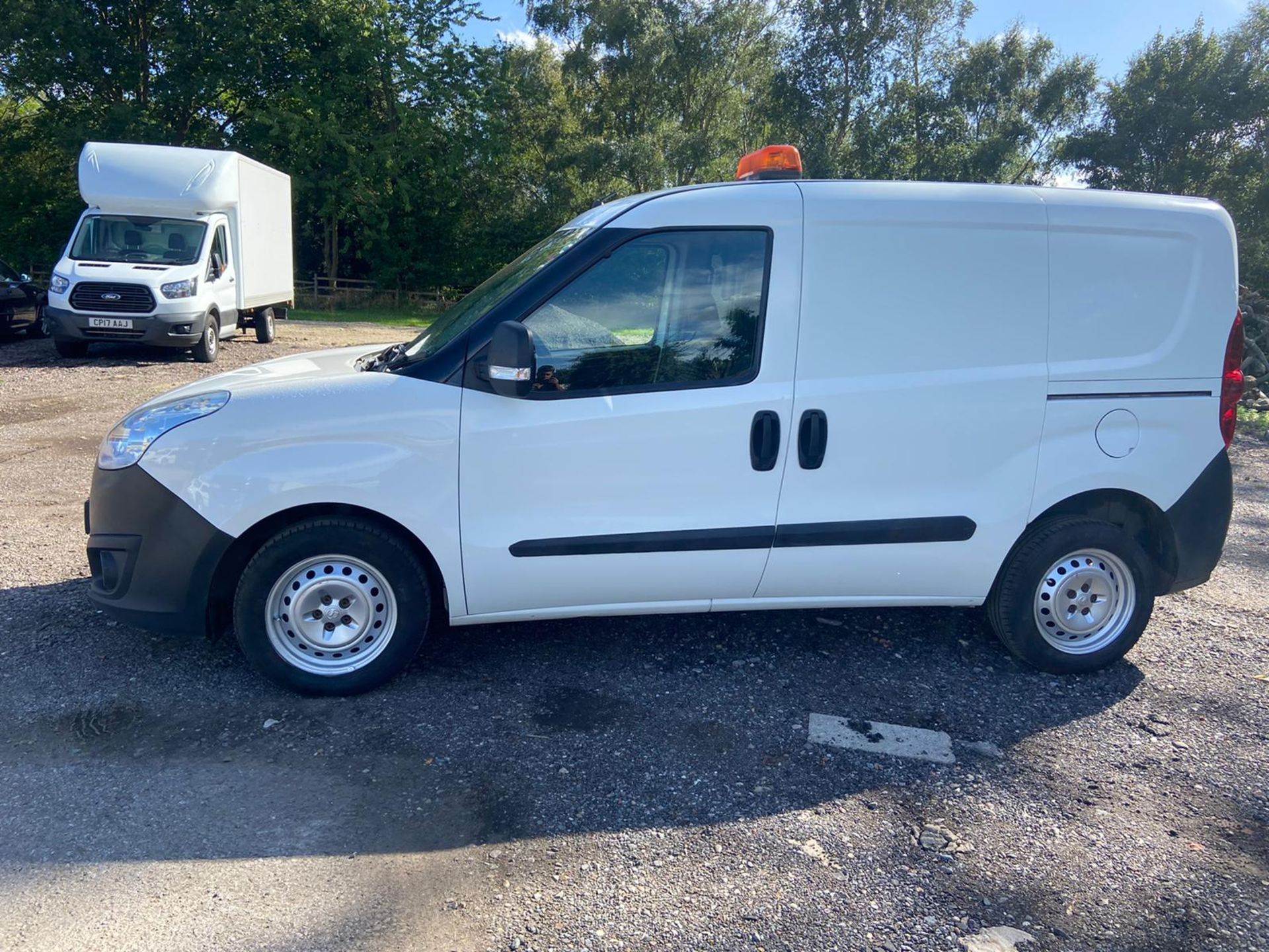 2014/14 REG VAUXHALL COMBO 2000 L1H1 CDTI 1.25 DIESEL WHITE PANEL VAN, SHOWING 0 FORMER KEEPERS - Image 3 of 9