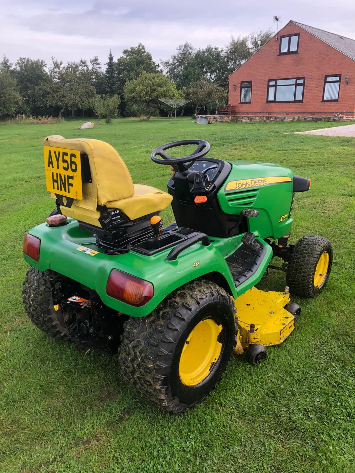 2006 JOHN DEERE X748 RIDE ON LAWN MOWER, RUNS, DRIVES AND CUTS, REAR PTO *PLUS VAT* - Image 4 of 7