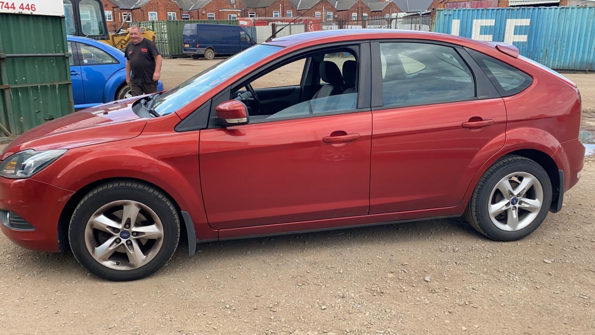 2008/08 REG FORD FOCUS ZETEC 100 1.6 PETROL 5 DOOR HATCHBACK, SHOWING 3 FORMER KEEPERS *NO VAT* - Image 4 of 8