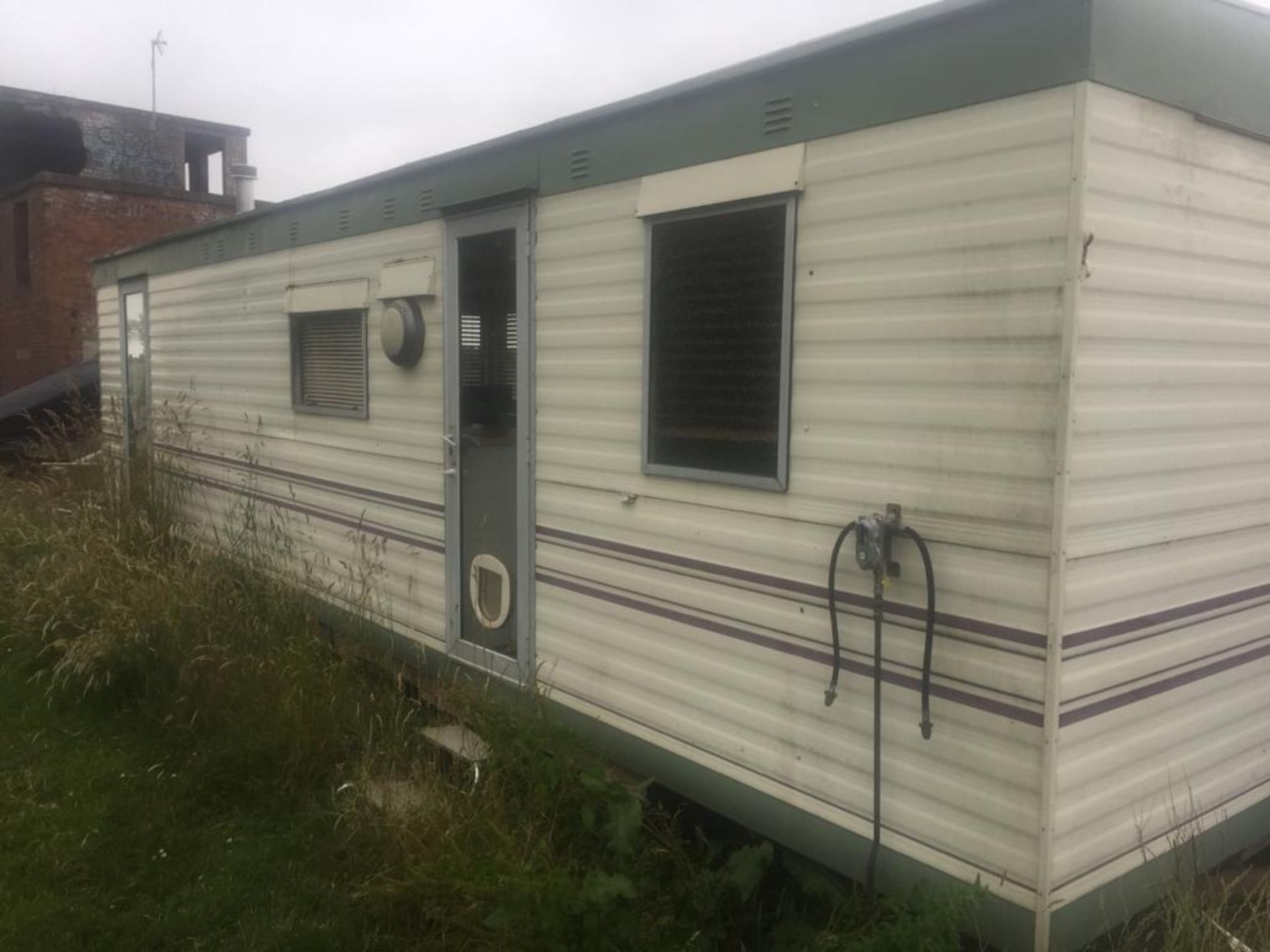 30 x 12 TWO BED STATIC CARAVAN HAS BEEN REFRESHED INSIDE FROM STANDARD INSTALL *NO VAT* - Image 2 of 22