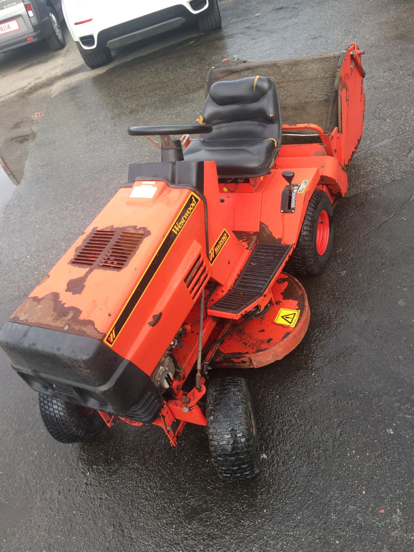 RANSOMES WESTWOOD WSI200 12.5 HP ELECTRIC START, 36" CUTTING DECK, RUNS, WORKS AND CUTS *NO VAT* - Image 3 of 12