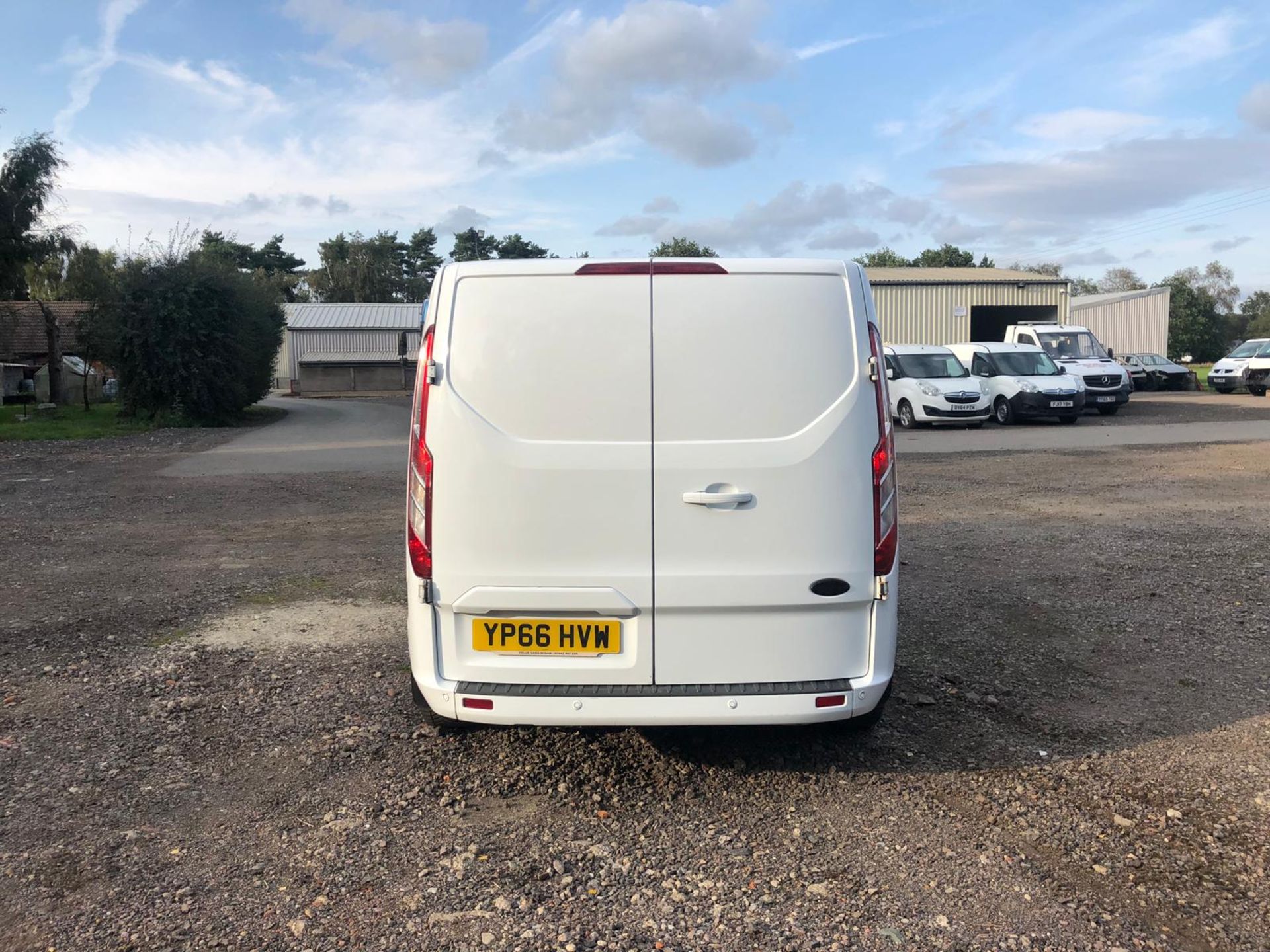 2016/66 REG FORD TRANSIT CUSTOM 290 LIMITED 2.0 DIESEL WHITE PANEL VAN, SHOWING 2 FORMER KEEPERS - Image 6 of 10