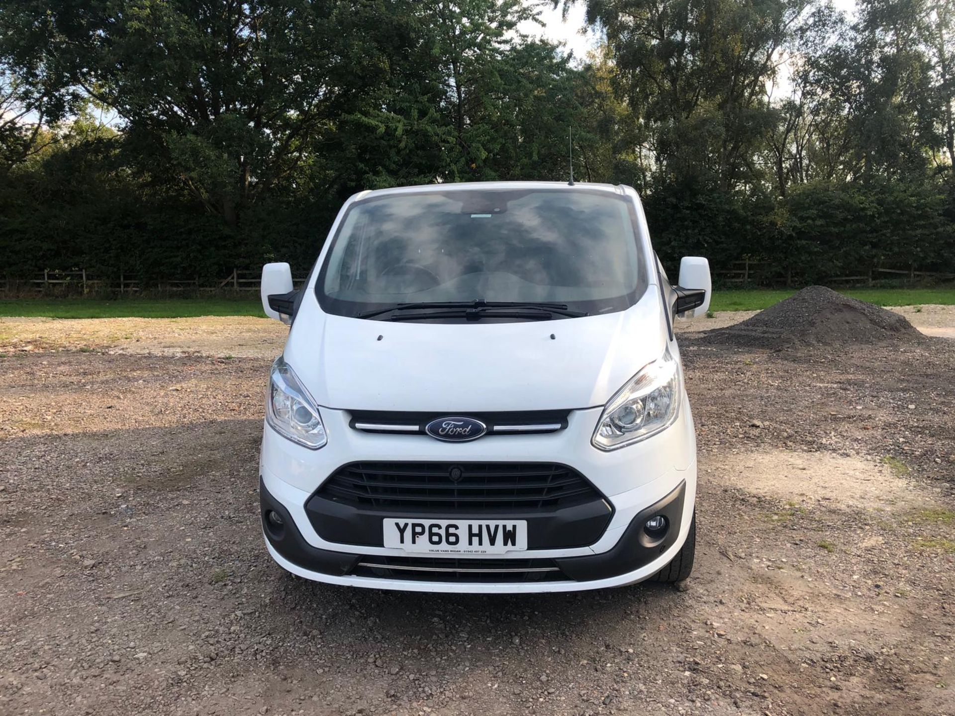 2016/66 REG FORD TRANSIT CUSTOM 290 LIMITED 2.0 DIESEL WHITE PANEL VAN, SHOWING 2 FORMER KEEPERS - Image 2 of 10