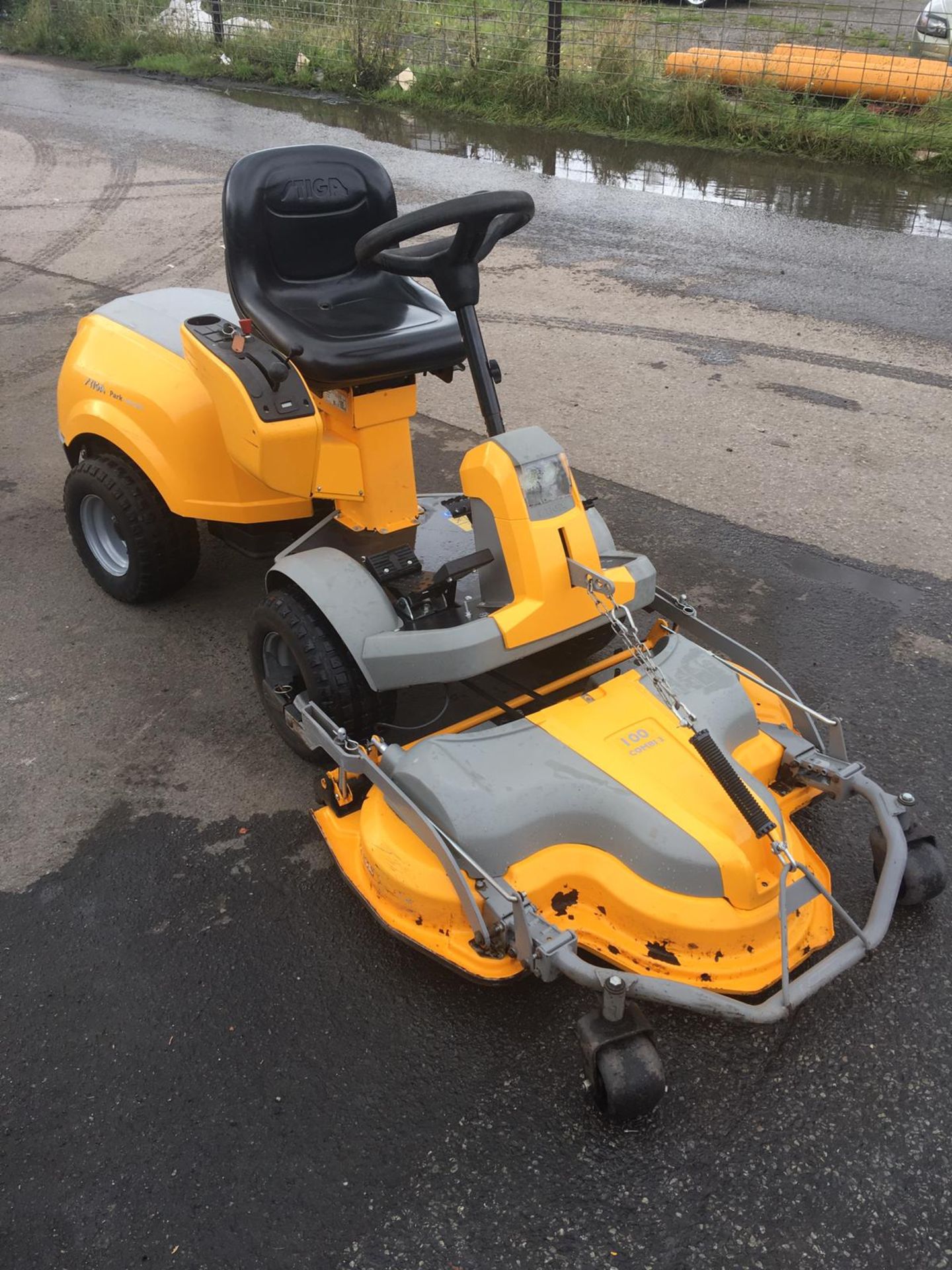 STIGA PARK 740 PWX ARTICULATED RIDE ON LAWN MOWER, RUNS AND WORKS, SHOWING 126 HOURS *NO VAT*