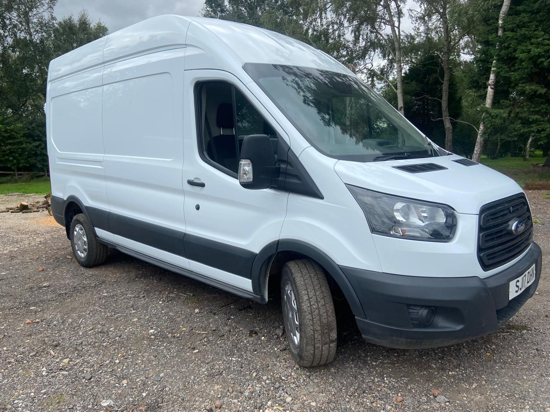 2017/17 REG FORD TRANSIT 350 2.0 DIESEL WHITE PANEL VAN, SHOWING 0 FORMER KEEPERS *PLUS VAT*