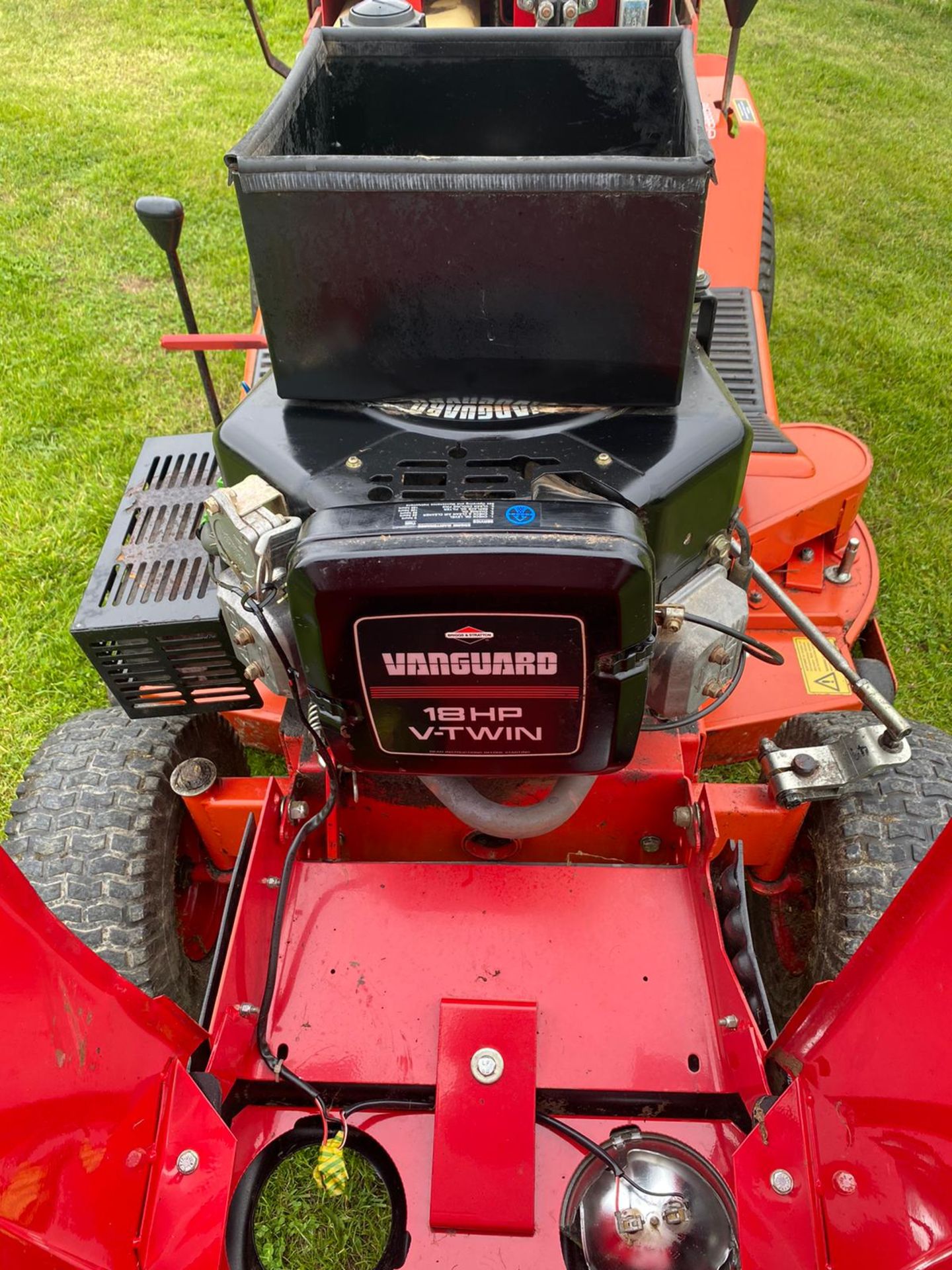 RANSOMES WESTWOOD T1800 VTWIN RIDE ON LAWN MOWER, RUNS, DRIVES AND CUTS *NO VAT* - Image 7 of 7