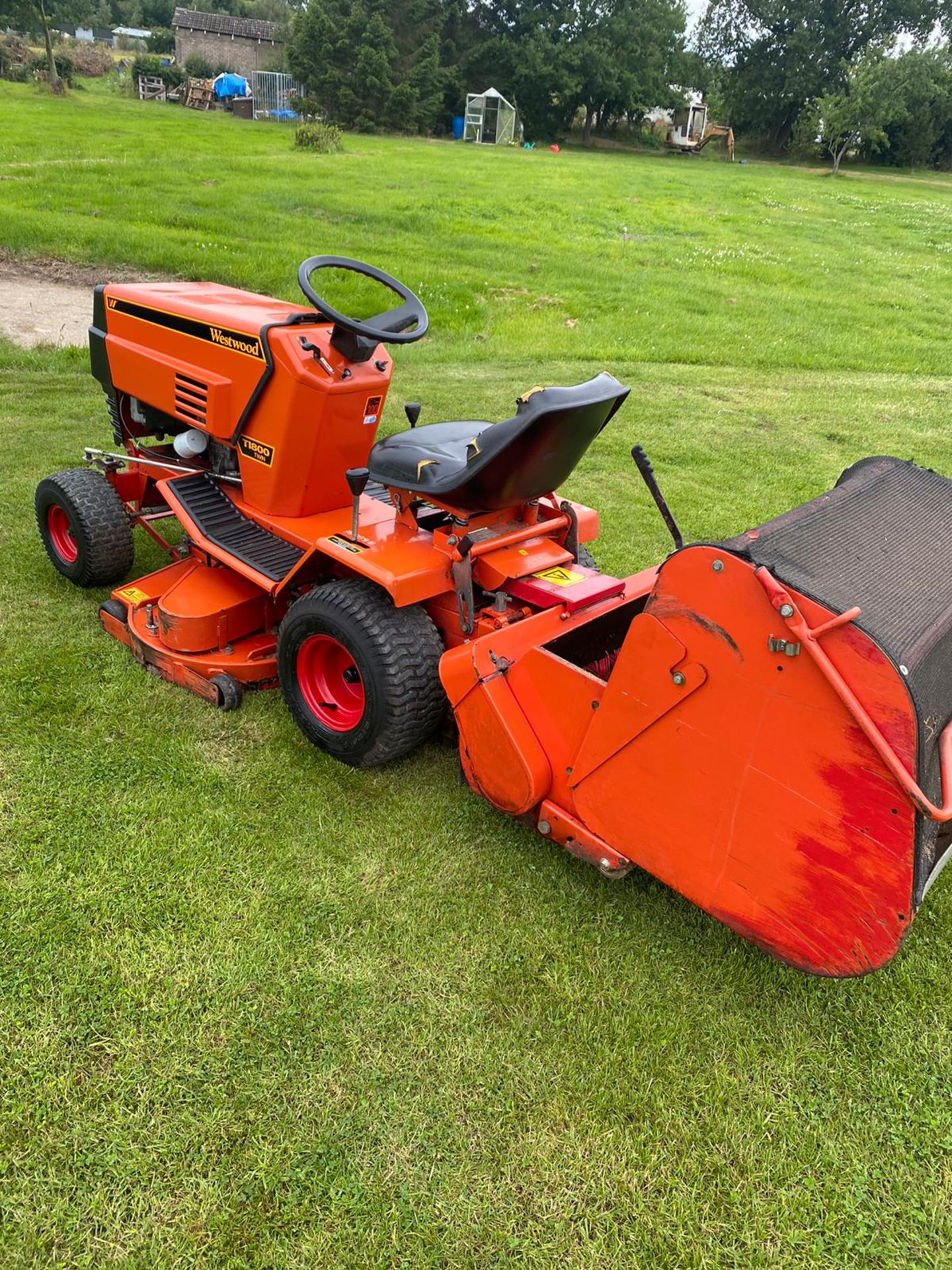 RANSOMES WESTWOOD T1800 VTWIN RIDE ON LAWN MOWER, RUNS, DRIVES AND CUTS *NO VAT* - Image 3 of 7