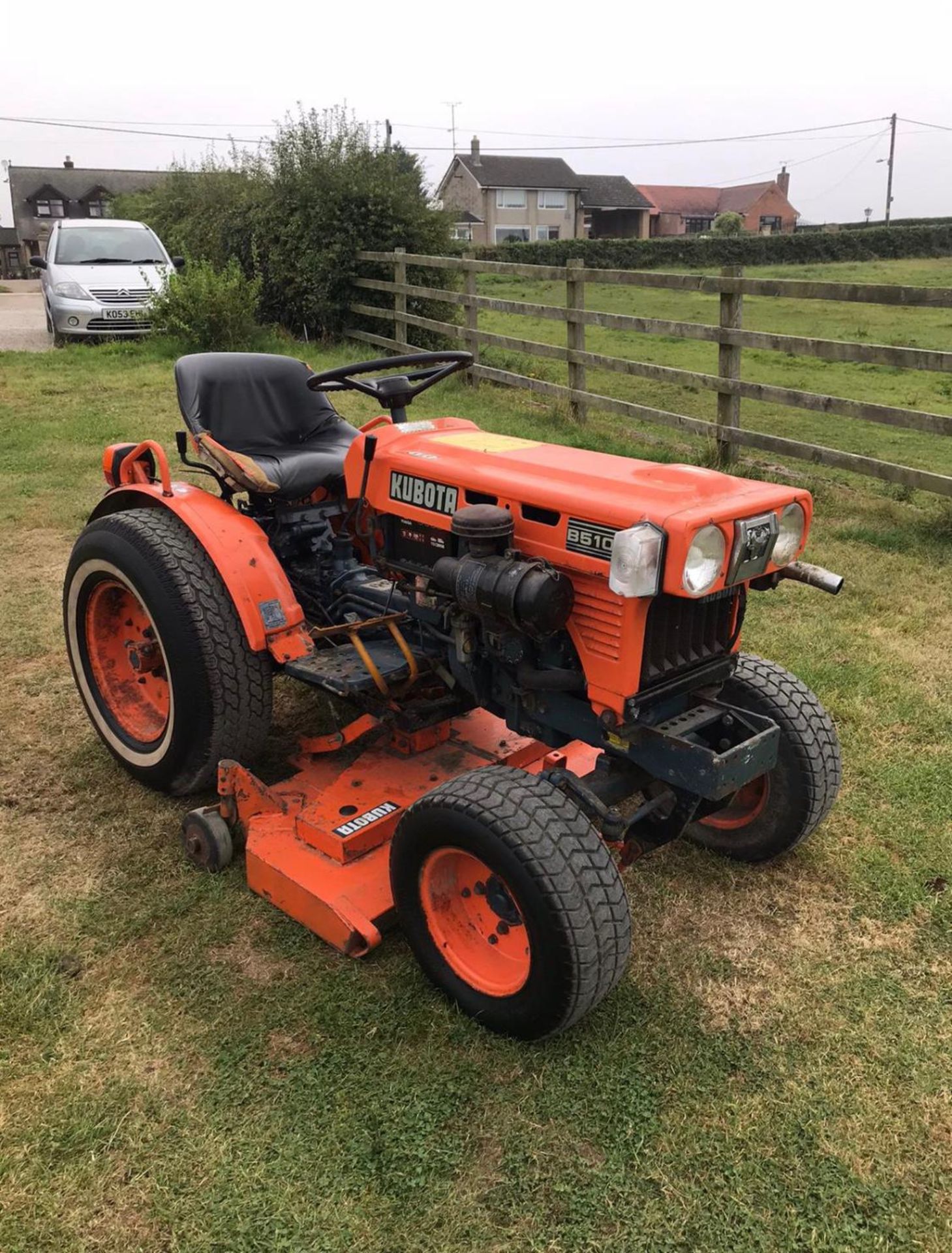 KUBOTA B5100 COMPACT TRACTOR, WITH UNDERSLUNG MOWER, 2 WHEEL DRIVE, REAR PTO *NO VAT*