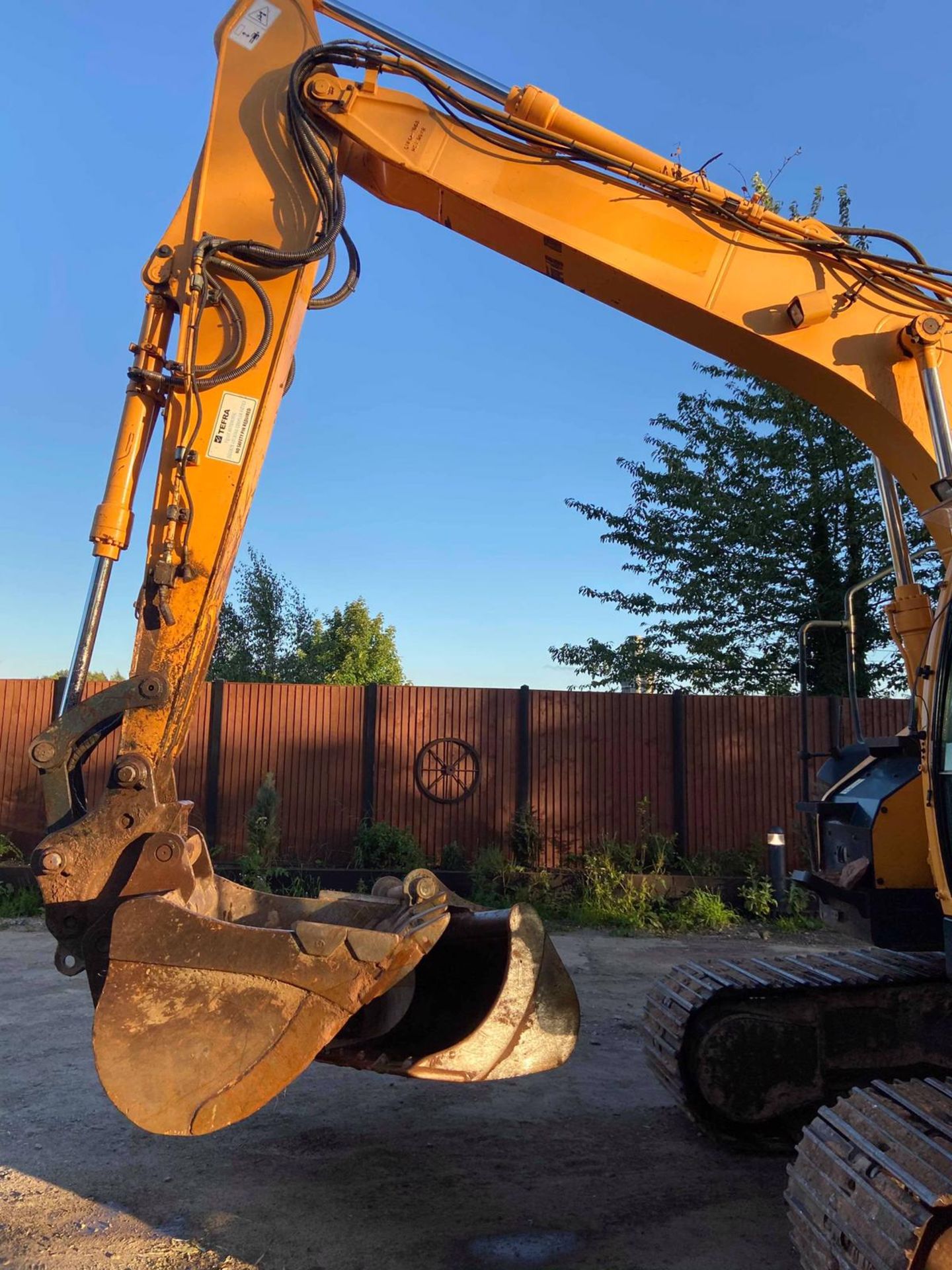 2013 HYUNDAI 145 LCR-9 STEEL TRACKED CRAWLER EXCAVATOR / DIGGER, C/W 2 X BUCKETS, RUNS, DRIVES, DIGS - Image 2 of 6