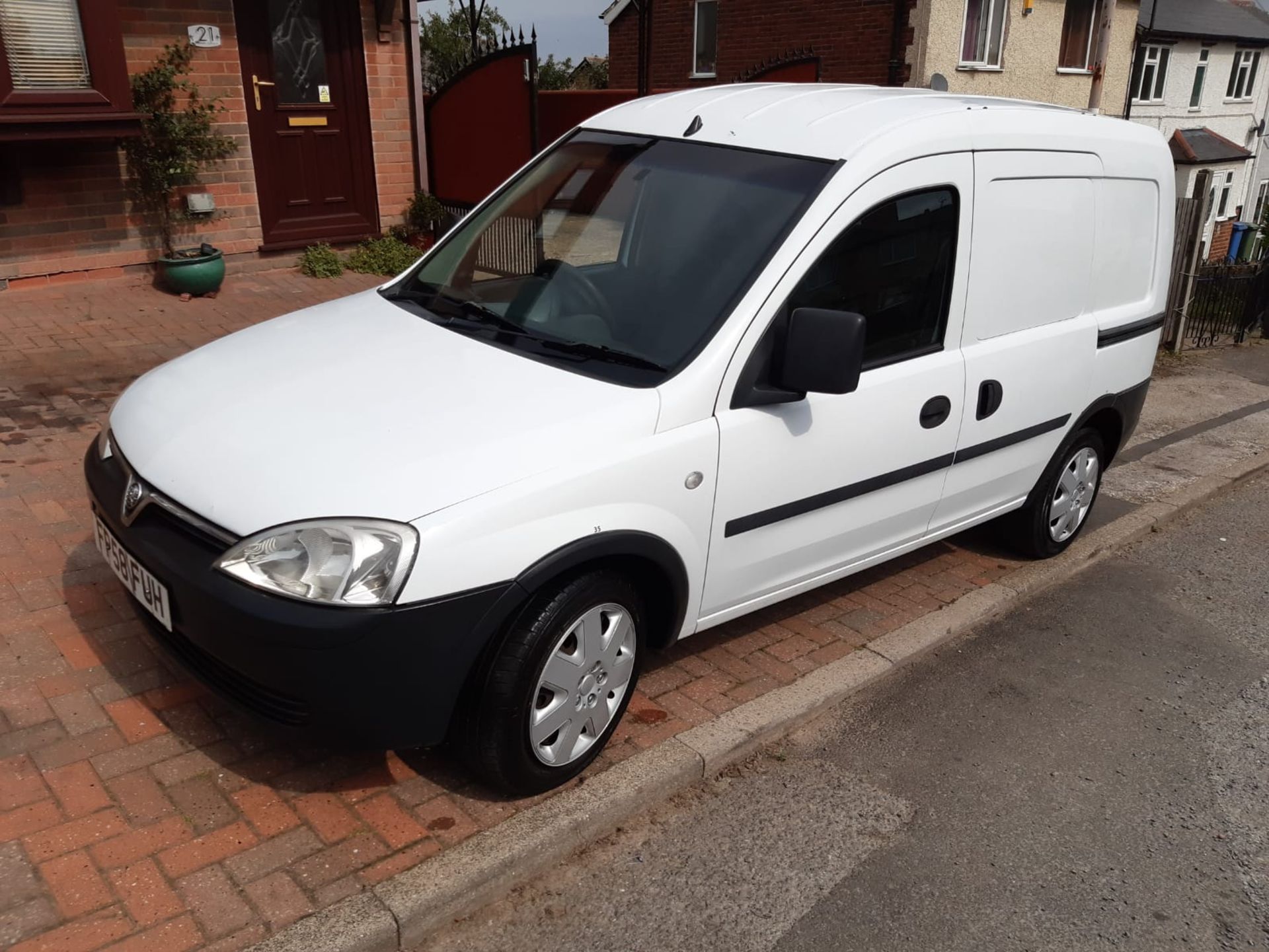 2009/58 REG VAUXHALL COMBO 2000 CDTI 1.25 DIESEL WHITE VAN, SHOWING 0 FORMER KEEPERS *NO VAT* - Image 2 of 13