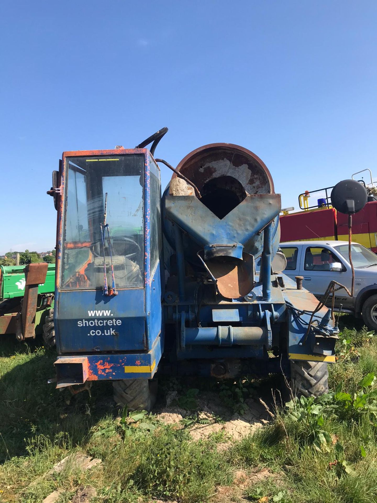 1996 SHOTCRETE SELF LOADING CONCRETE MIXER, RUNS AND DRIVES *PLUS VAT* - Image 2 of 4