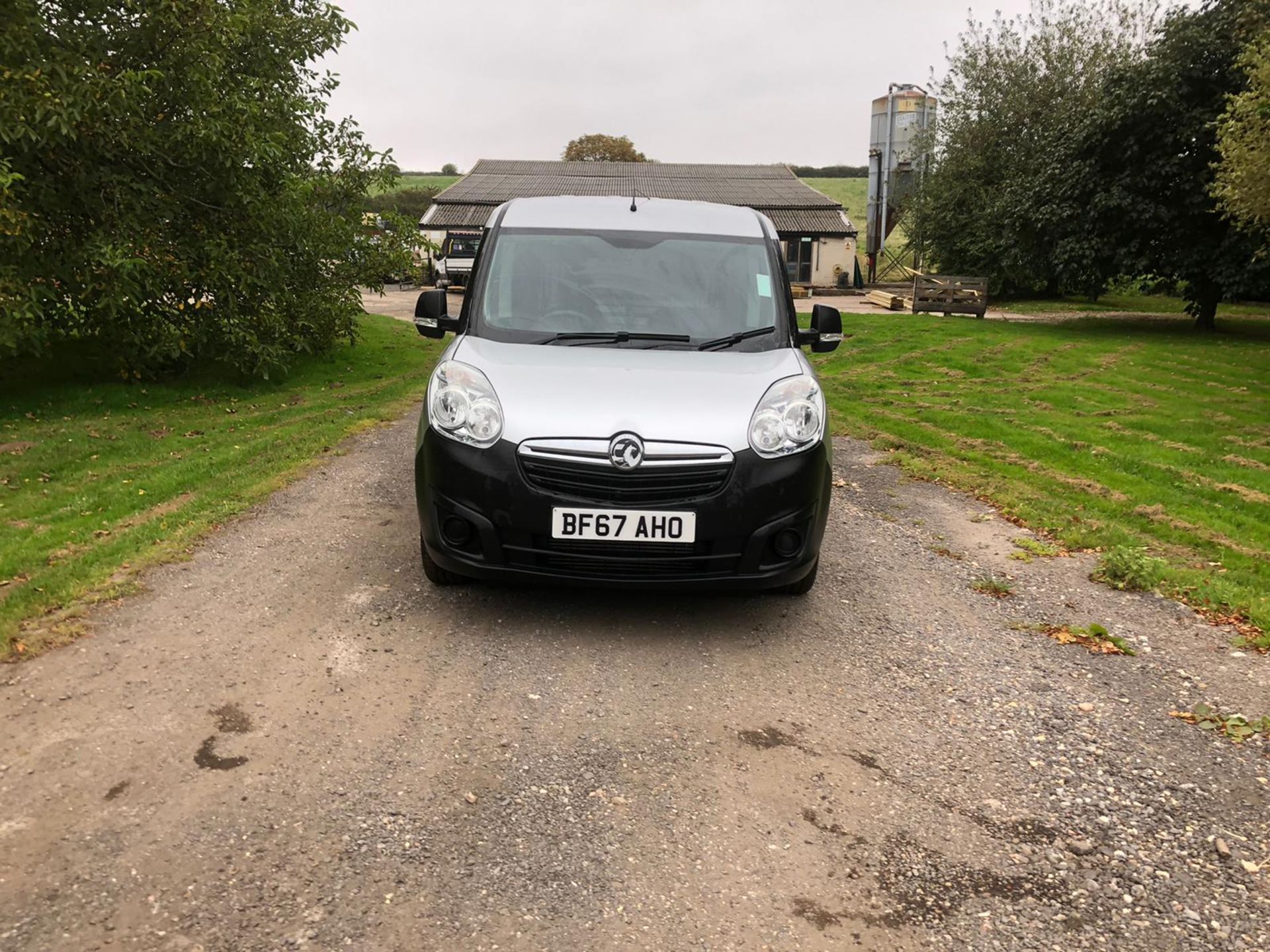 2017/67 REG VAUXHALL COMBO 2000 CDTI ECOFLEX S/S 1.25 DIESEL PANEL VAN, SHOWING 0 FORMER KEEPERS - Image 2 of 17