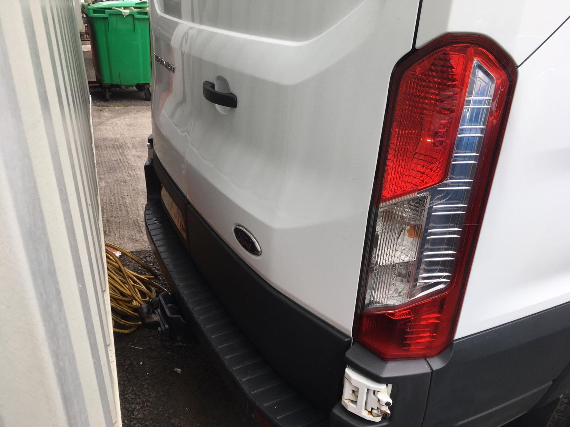 2017/17 REG FORD TRANSIT 350 L3H3 2.0 DIESEL WHITE PANEL VAN, SHOWING 1 FORMER KEEPER *NO VAT* - Image 6 of 17