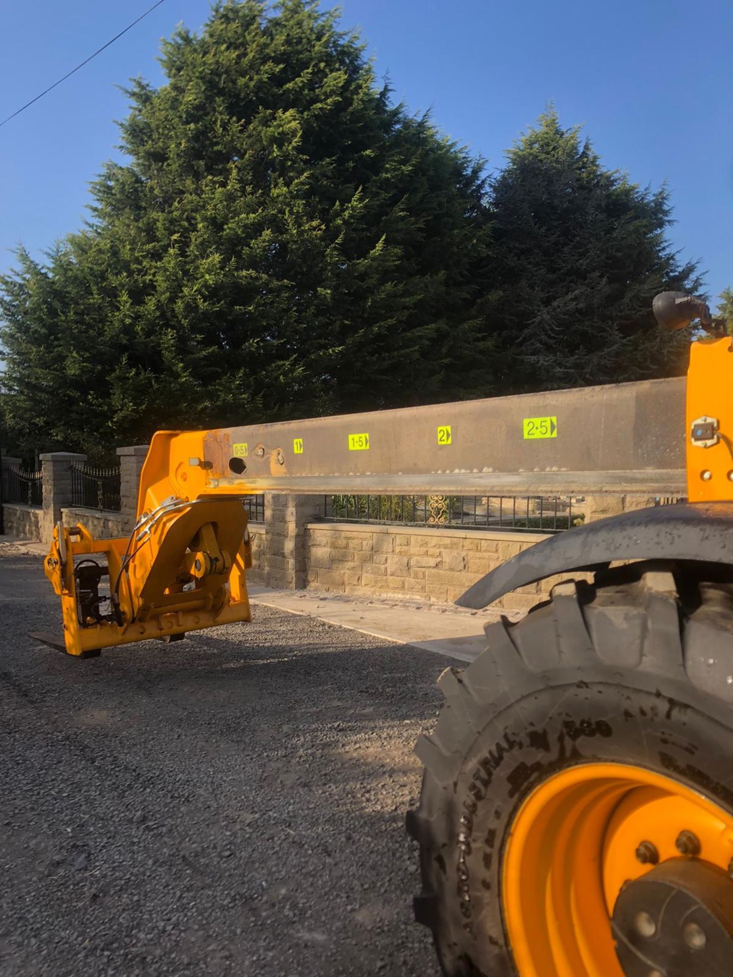 2012 JCB 550-80 AGRI PLUS TELEHANDLER, RUNS, DRIVES AND LIFTS, SHOWING 4214 HOURS *PLUS VAT* - Image 4 of 11