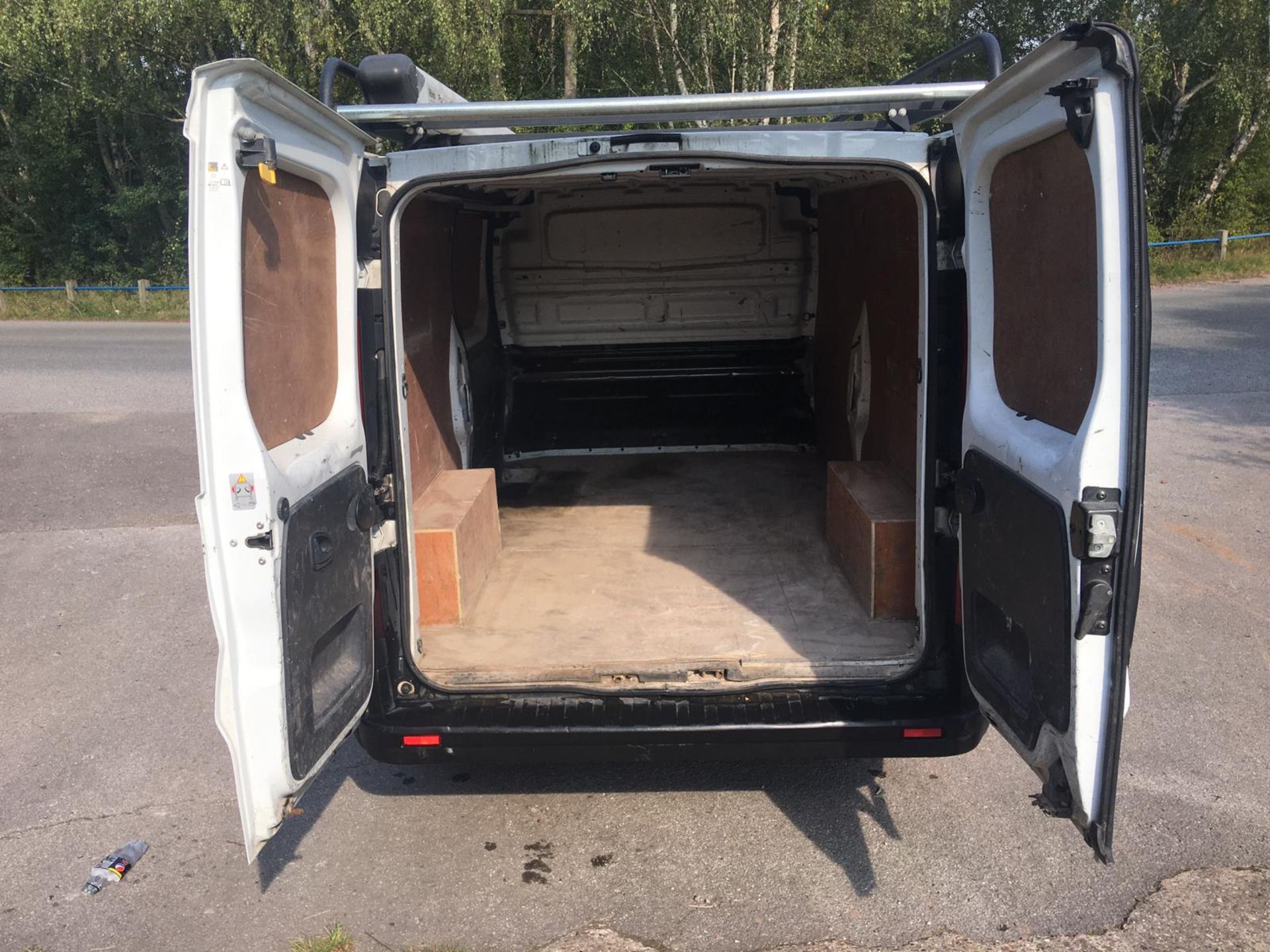 2016/16 REG RENAULT TRAFIC LL29 BUSINESS ENERGY D 1.6 DIESEL PANEL VAN, SHOWING 2 FORMER KEEPERS - Image 12 of 23