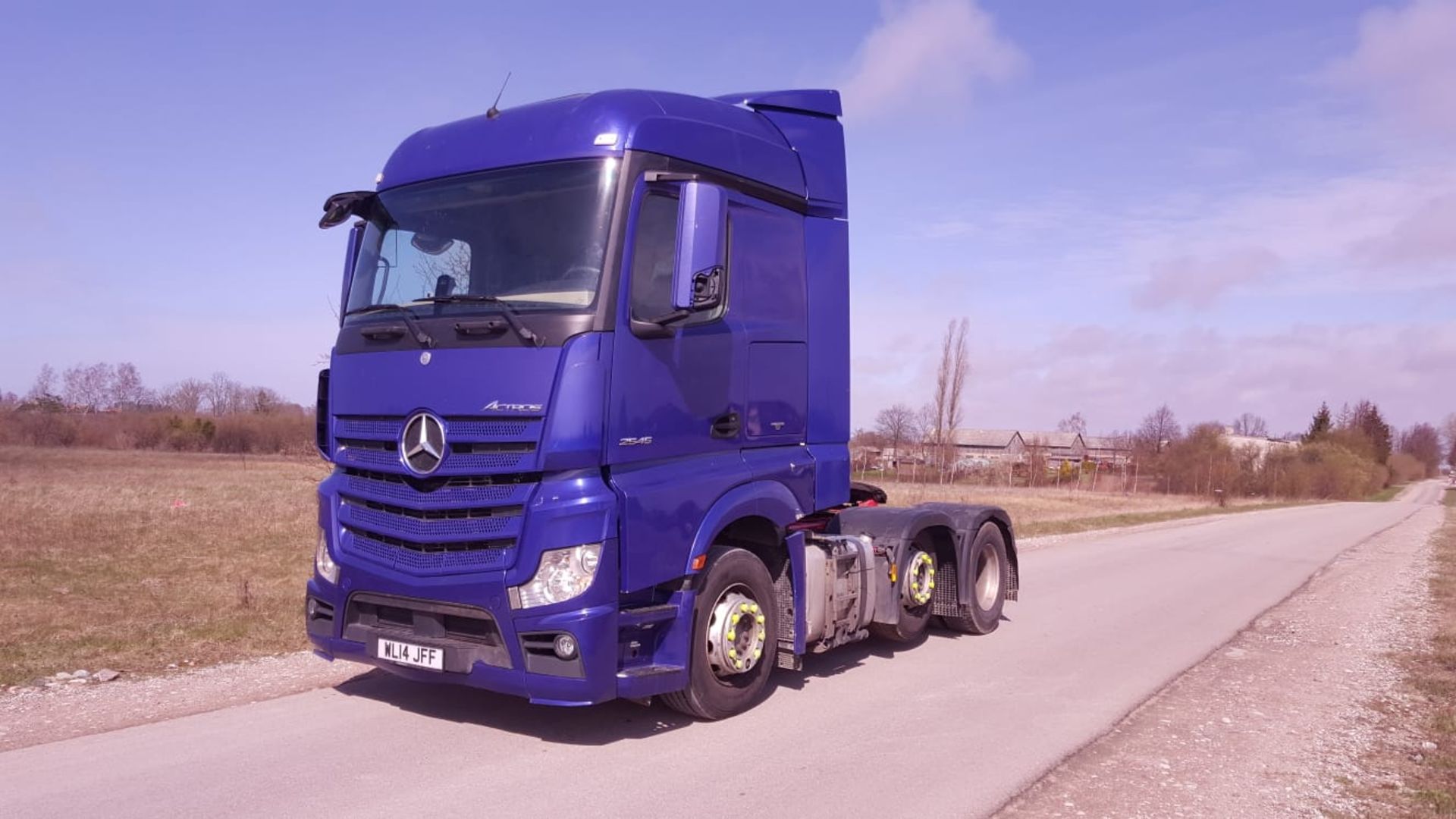 2014/14 REG MERCEDES ACTROS 2545LS BLUE LHD TRACTOR UNIT, SHOWING 3 FORMER KEEPERS *NO VAT*