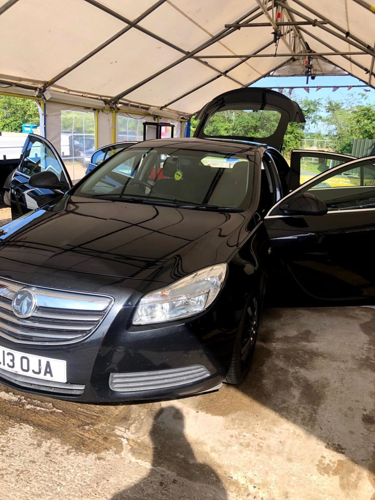 2013/13 REG VAUXHALL INSIGNIA EXCLUSIVE CDTI 2.0 DIESEL BLACK 5DR HATCHBACK, SHOWING 2 FORMER KEEPER - Image 2 of 7