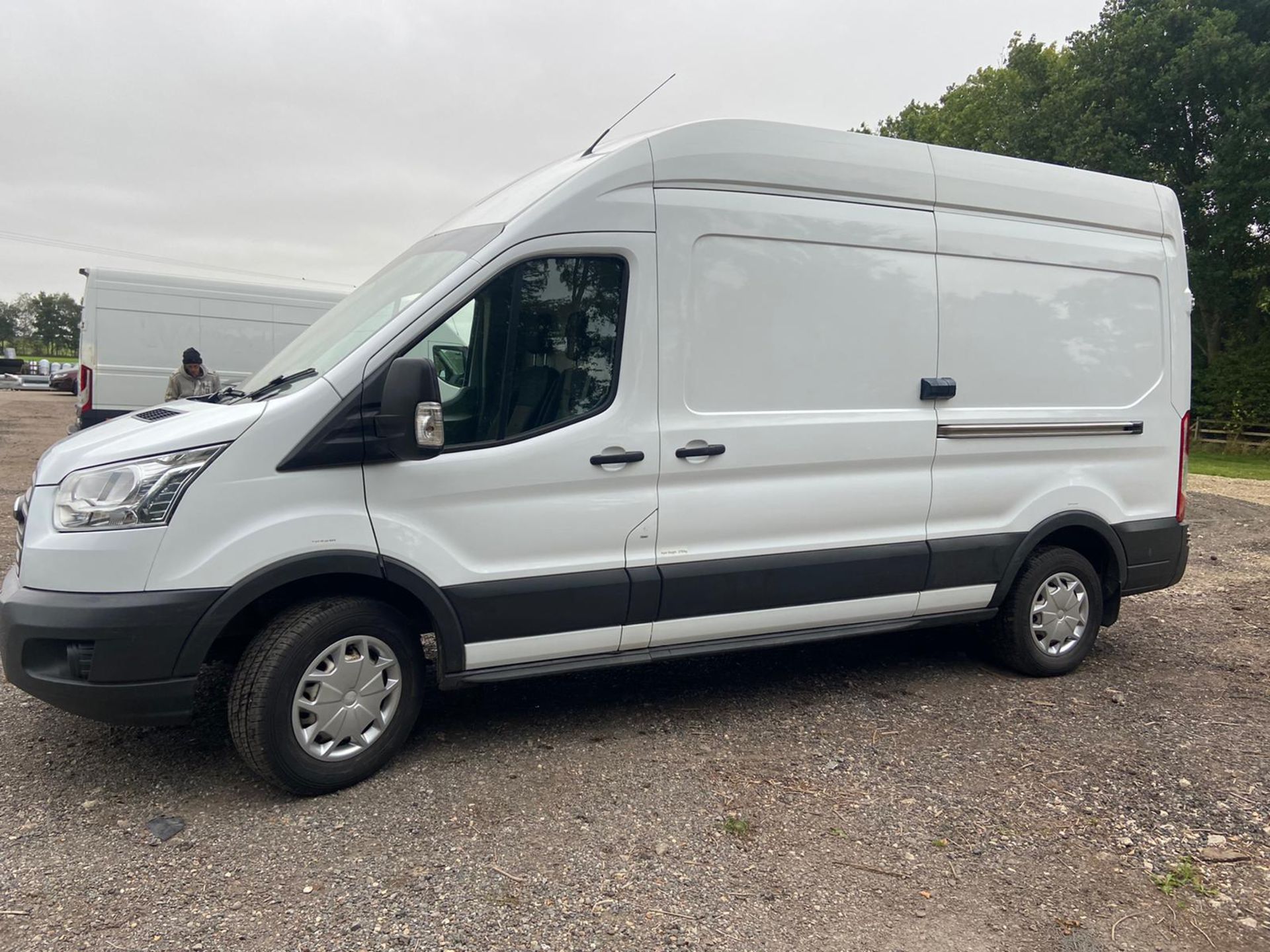 2015/65 REG FORD TRANSIT 350 2.2 DIESEL WORKSHOP 110V & 240V PANEL VAN, SHOWING 0 FORMER KEEPERS - Image 3 of 13