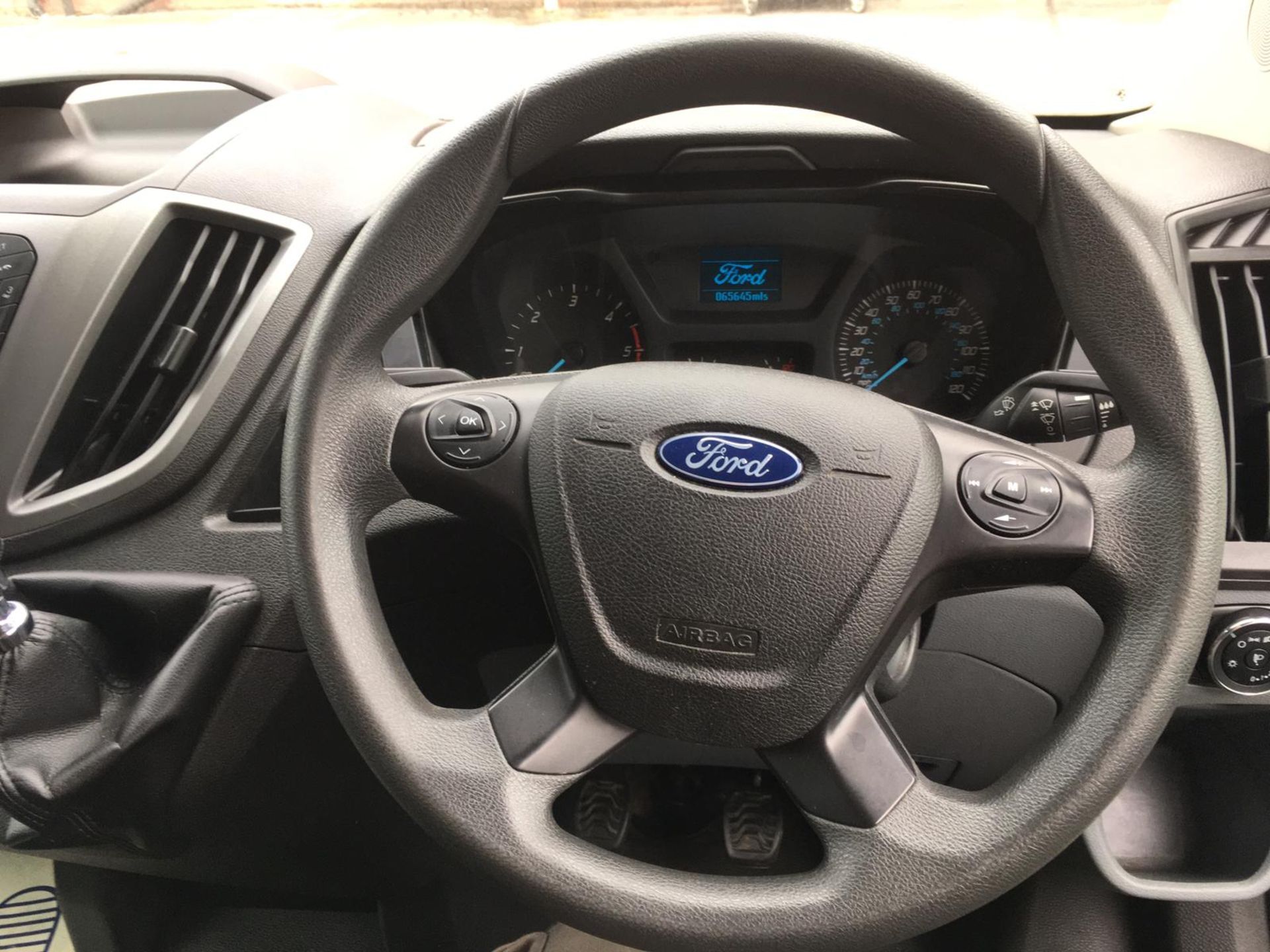 2017/17 REG FORD TRANSIT 350 L3H3 2.0 DIESEL WHITE PANEL VAN, SHOWING 1 FORMER KEEPER *NO VAT* - Image 16 of 17