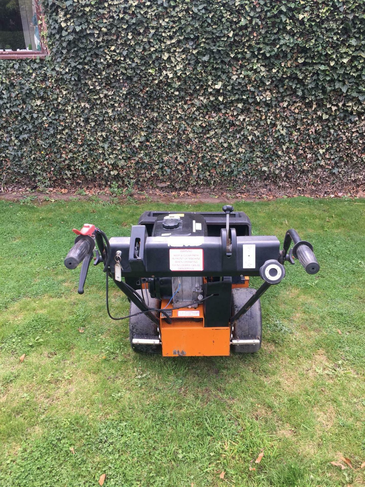 SISIS SELF PROPELLED SCARIFIER COMPLETE WITH GRASS BOX AUTO ROTORAKE *PLUS VAT* - Image 7 of 9