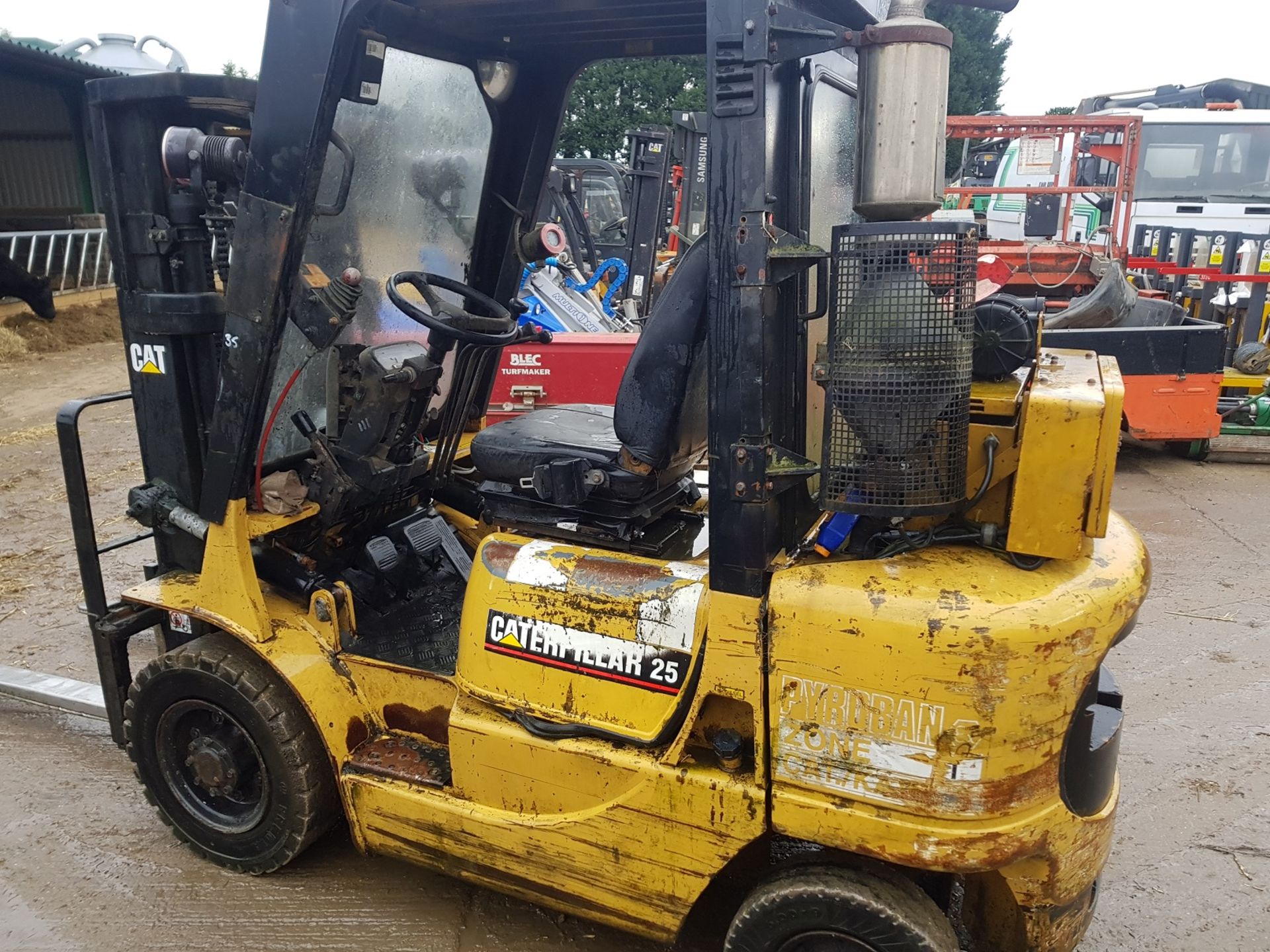 2001 CATERPILLAR 25 FORKLIFT CONTAINER SPEC WITH SIDE SHIFT *PLUS VAT* - Image 2 of 7