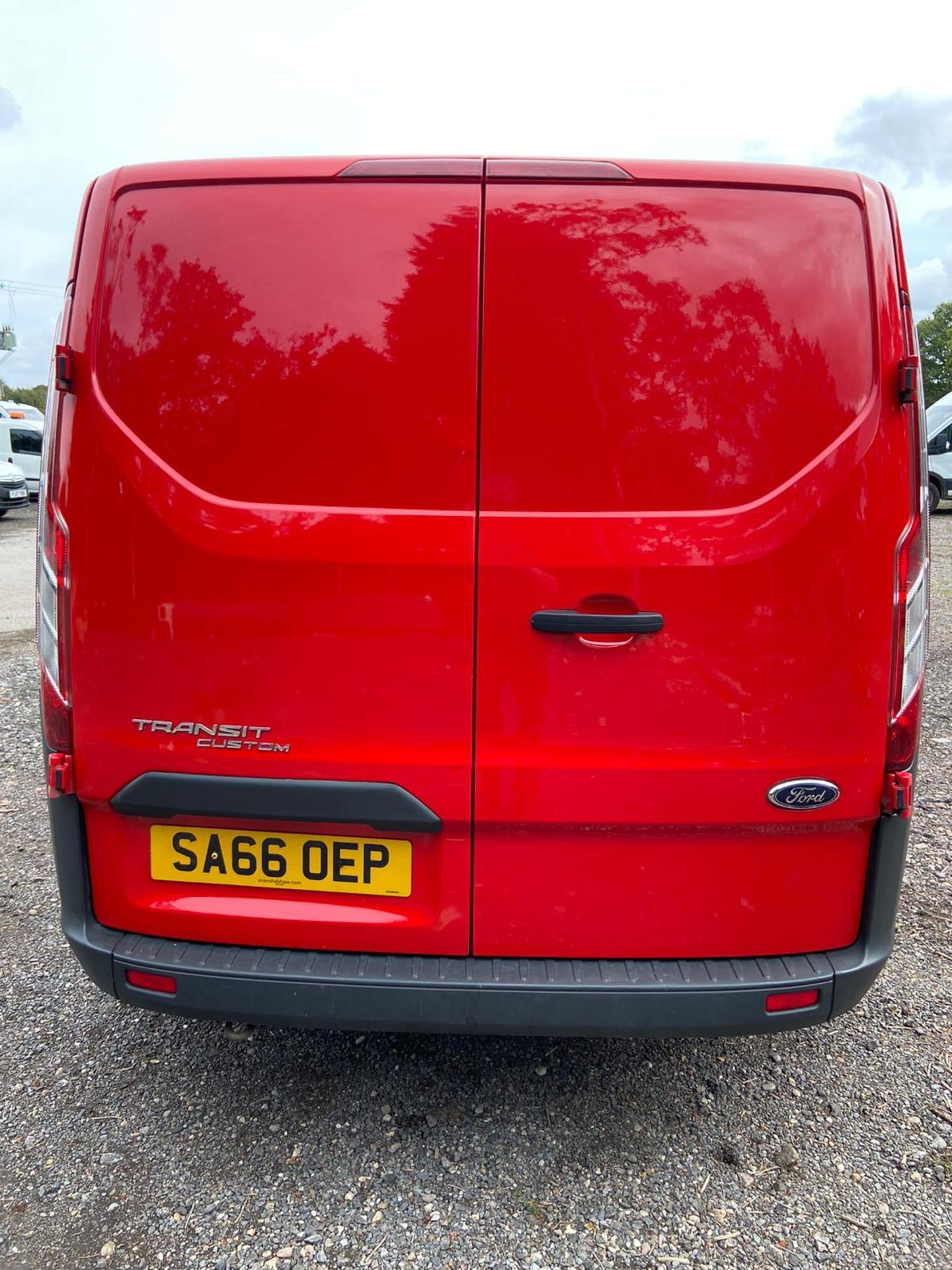 2016/66 REG FORD TRANSIT CUSTOM 270 2.0 DIESEL RED PANEL VAN, SHOWING 0 FORMER KEEPERS *PLUS VAT* - Image 5 of 10