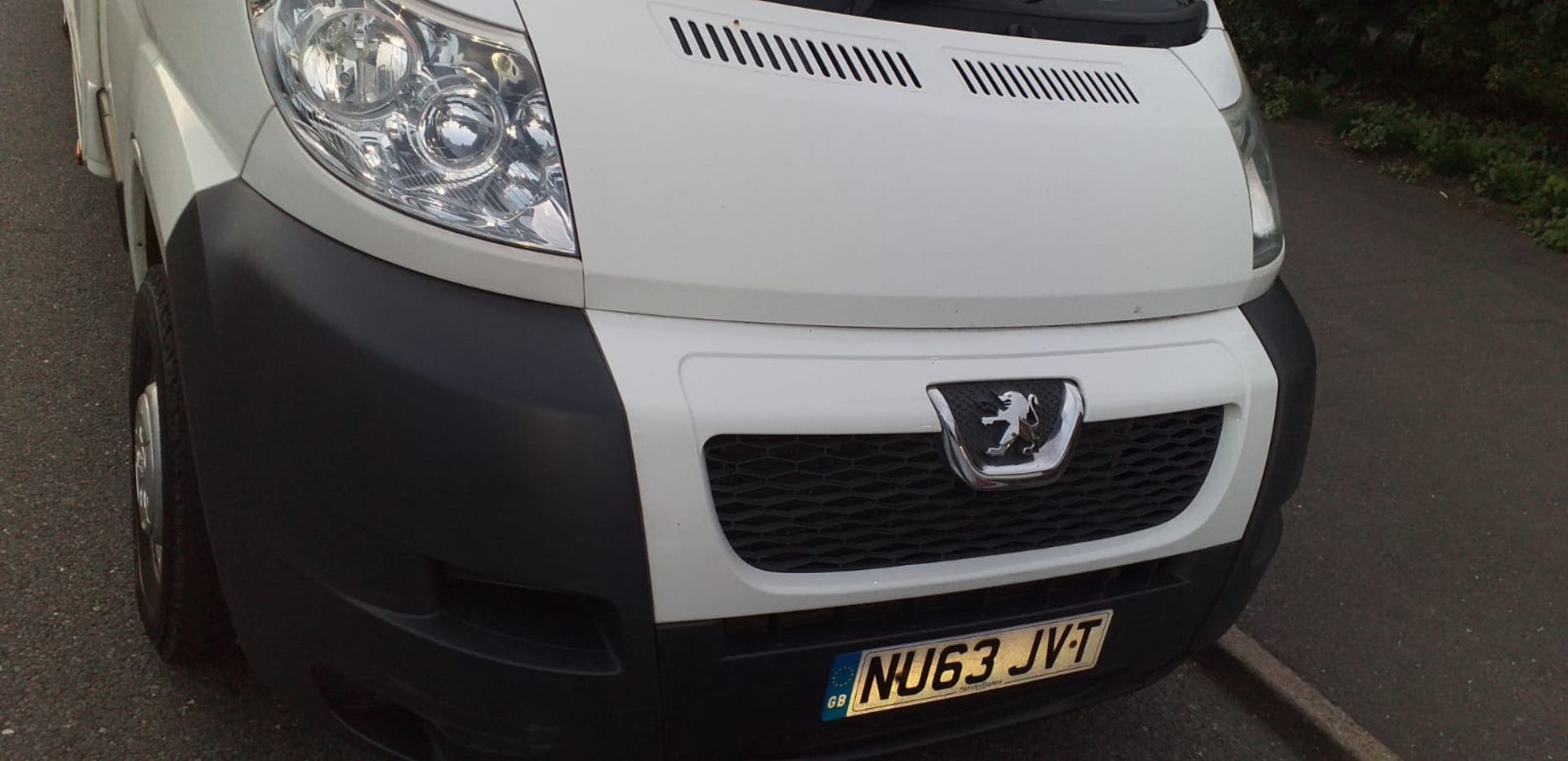 2013/63 REG PEUGEOT BOXER 335 L3 HDI 2.2 DIESEL WHITE LUTON VAN, SHOWING 3 FORMER KEEPERS *NO VAT* - Image 6 of 17