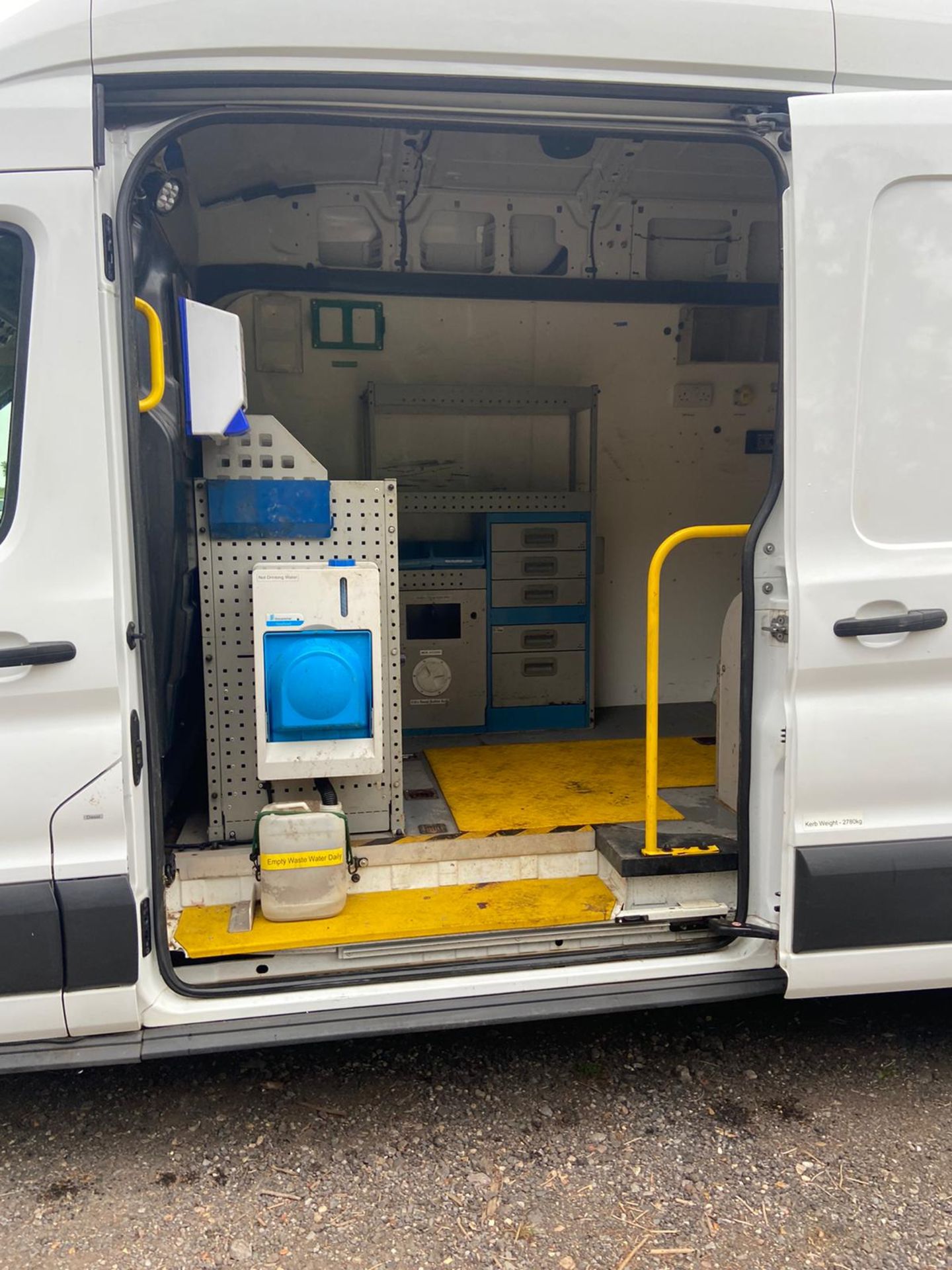 2015/65 REG FORD TRANSIT 350 2.2 DIESEL WORKSHOP 110V & 240V PANEL VAN, SHOWING 0 FORMER KEEPERS - Image 8 of 13