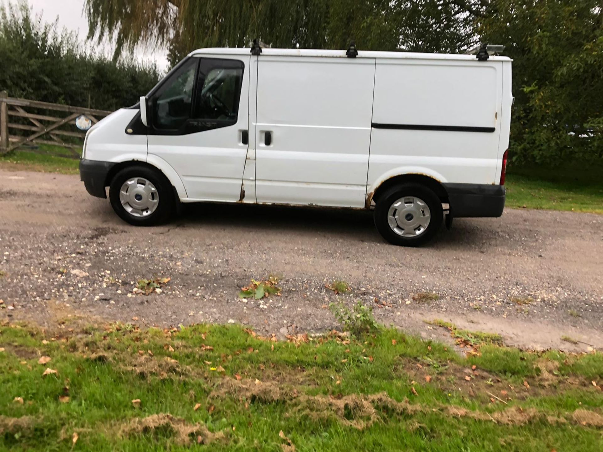 2009/09 REG FORD TRANSIT 110 T260S TREND 2.2 DIESEL PANEL VAN, SHOWING 3 FORMER KEEPERS *NO VAT*