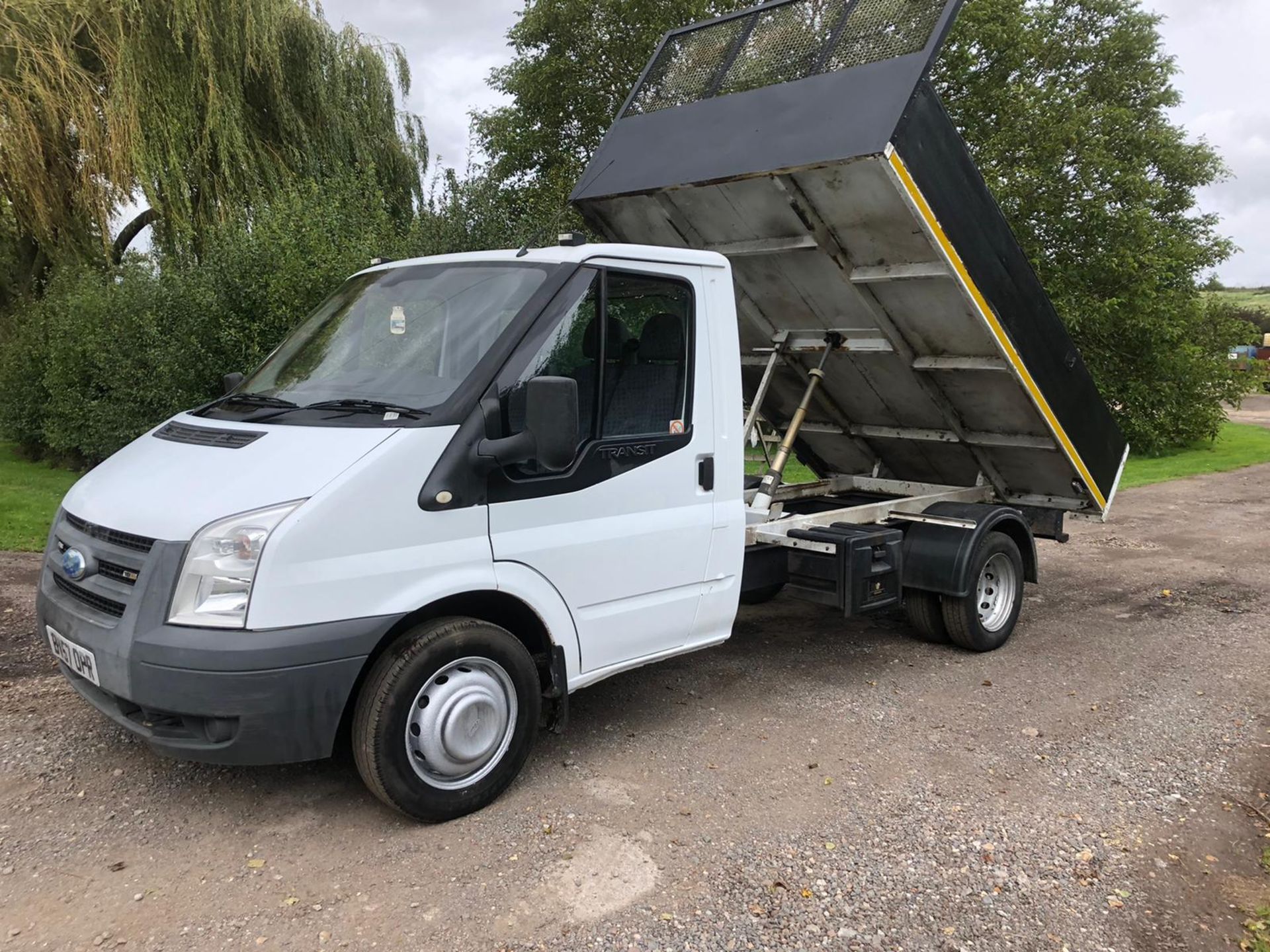 2007/57 REG FORD TRANSIT 100 T350M RWD 2.4 DIESEL DROPSIDE VAN, SHOWING 1 FORMER KEEPER *PLUS VAT* - Image 3 of 13