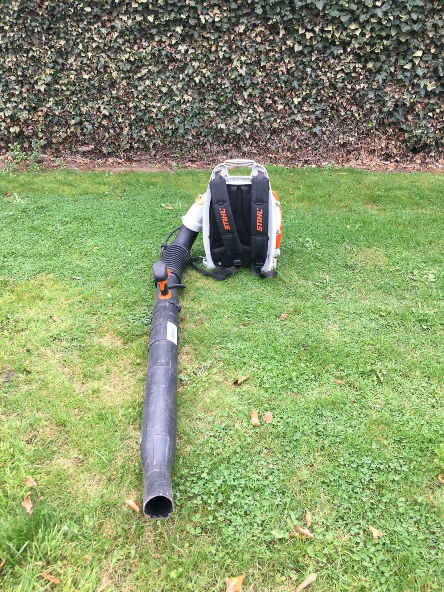 STIHL BACK PACK LEAF BLOWER, MODEL: BR430, MANUFACTURED 06/2016, EXCELLENT WORKING CONDITION - Image 5 of 5