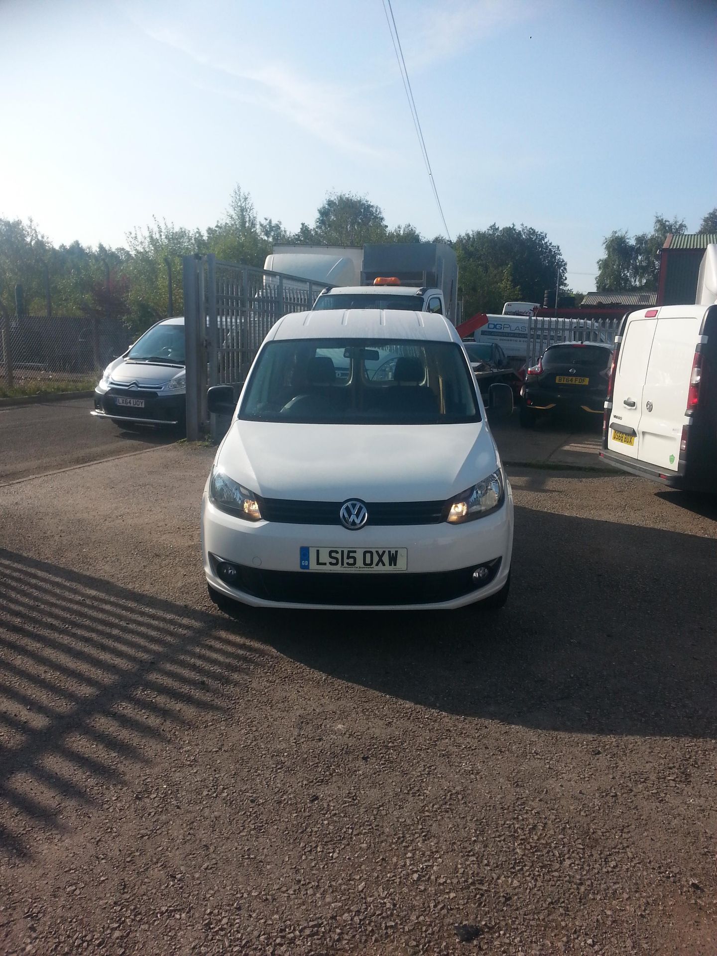 2015/15 REG VOLKSWAGEN CADDY C20 HIGHLINE TDI 1.6 DIESEL WHITE PANEL VAN, SHOWING 2 FORMER KEEPERS - Image 2 of 11