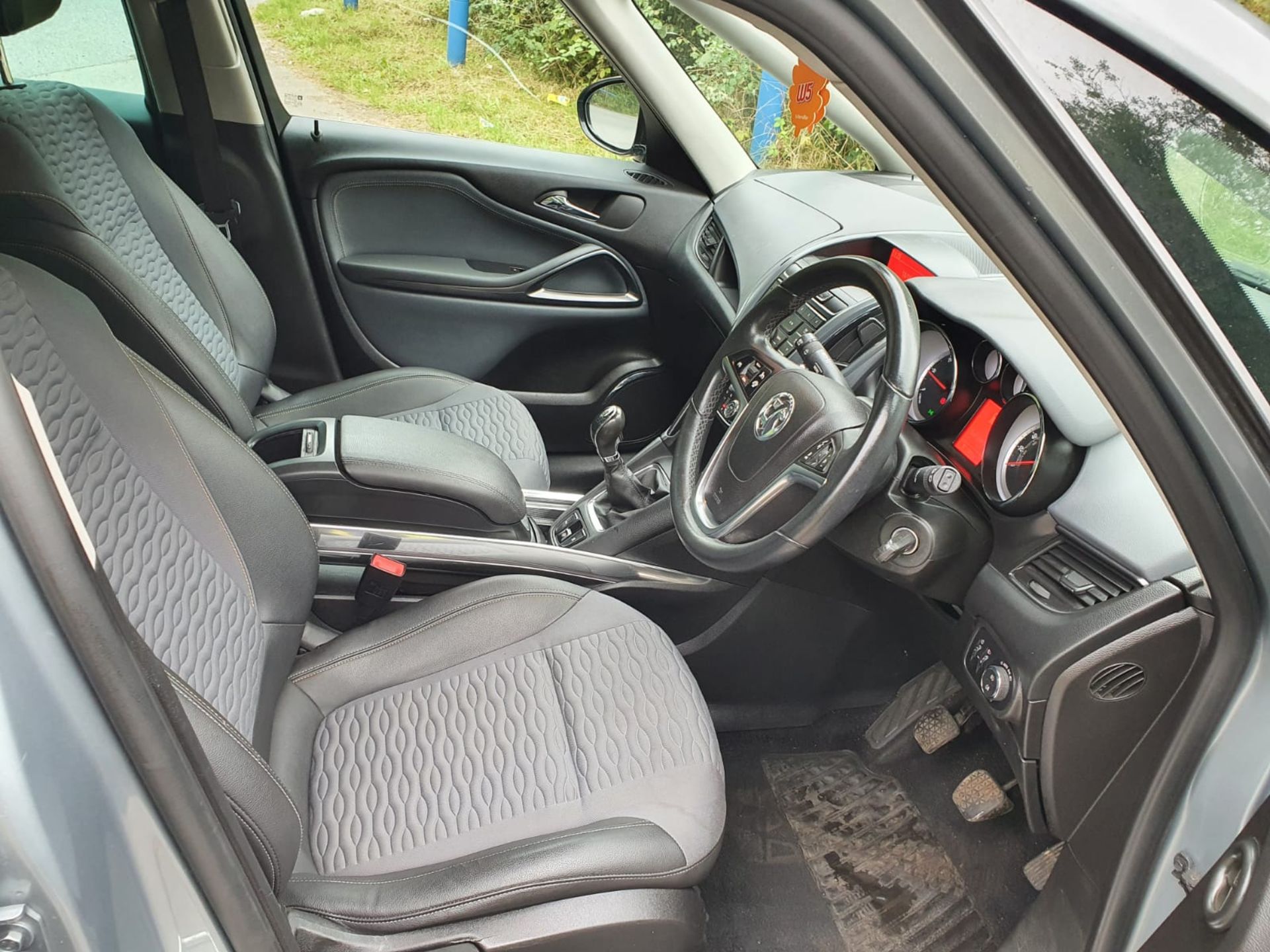 2013/63 REG VAUXHALL ZAFIRA TOURER SE CDTI 2.0 DIESEL SILVER MPV 7 SEATS, SHOWING 4 FORMER KEEPERS - Image 24 of 24