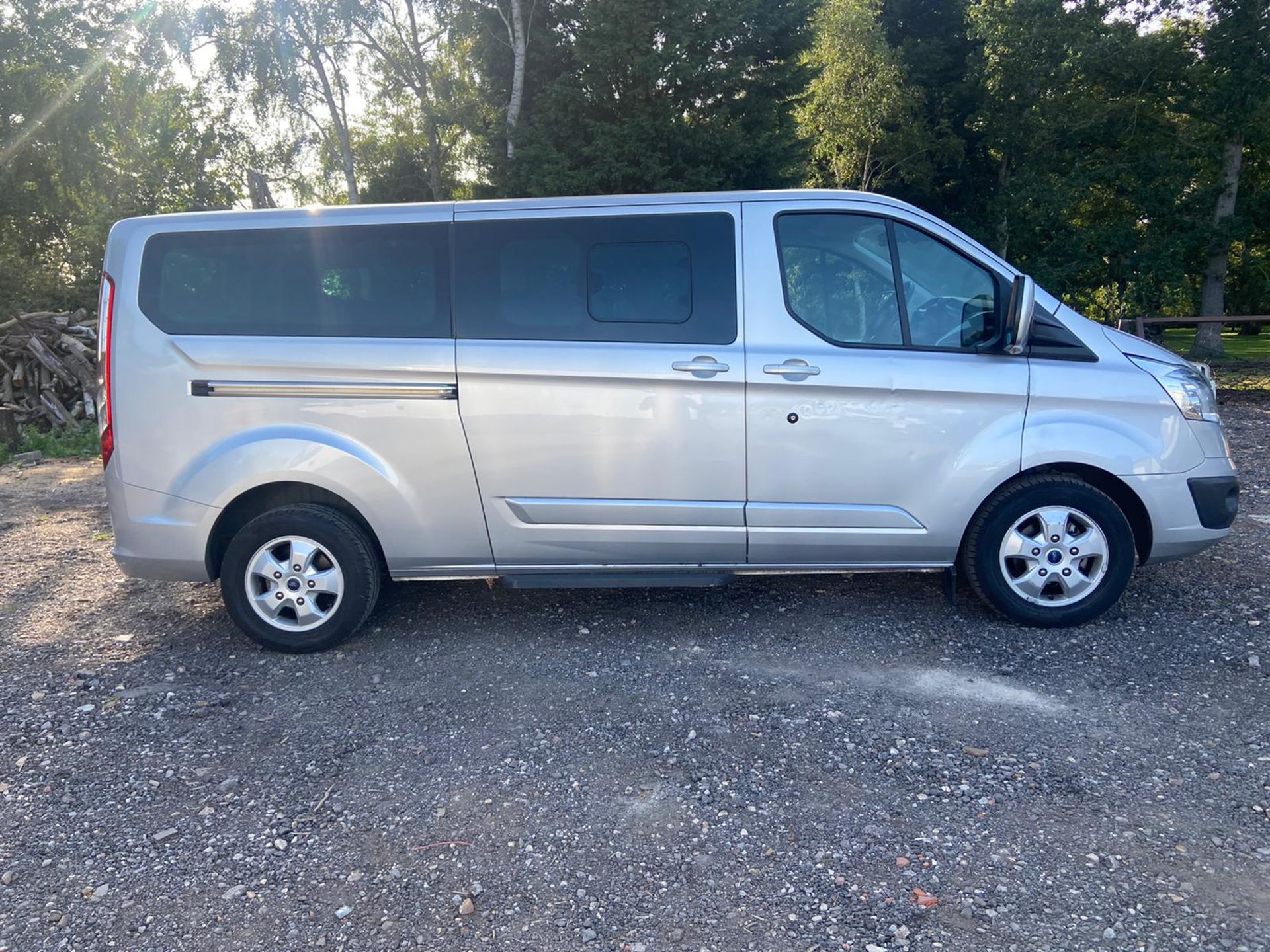 2015/15 REG FORD TOURNEO CUSTOM 300 LTD ECO-TECH 2.2 DIESEL SILVER MINIBUS, SHOWING 1 FORMER KEEPER - Image 7 of 13