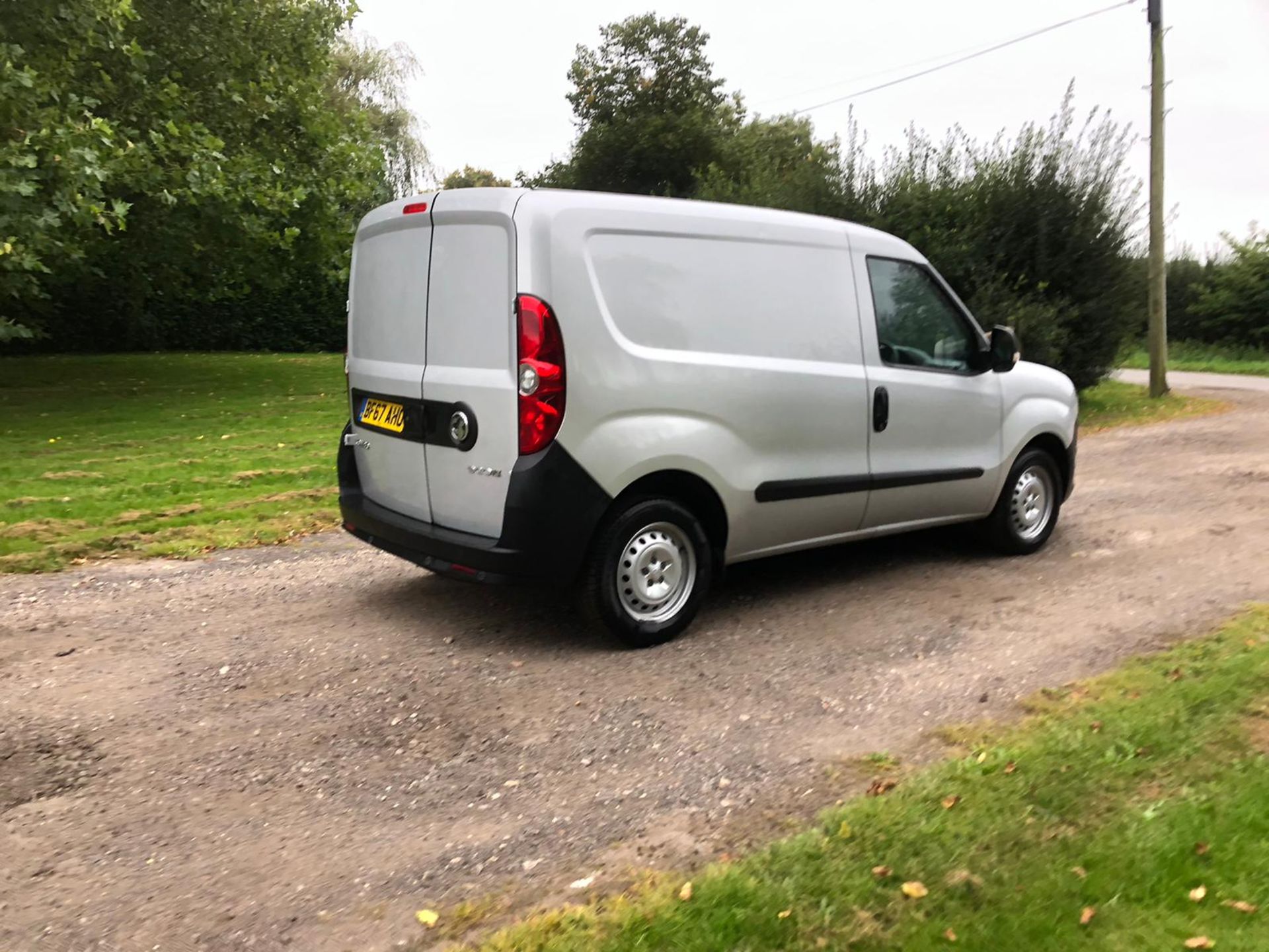 2017/67 REG VAUXHALL COMBO 2000 CDTI ECOFLEX S/S 1.25 DIESEL PANEL VAN, SHOWING 0 FORMER KEEPERS - Image 6 of 17