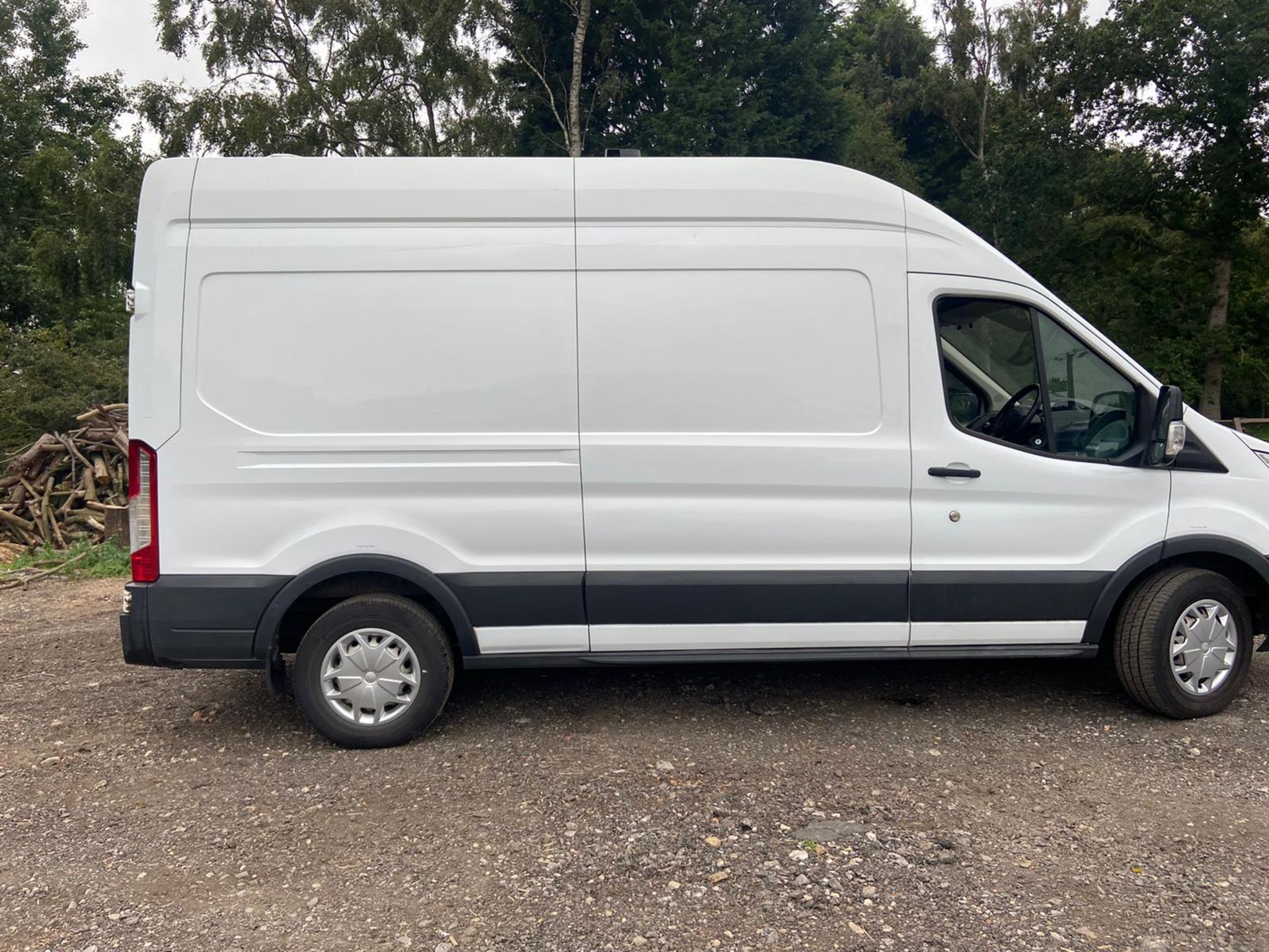 2015/65 REG FORD TRANSIT 350 2.2 DIESEL WORKSHOP 110V & 240V PANEL VAN, SHOWING 0 FORMER KEEPERS - Image 7 of 13