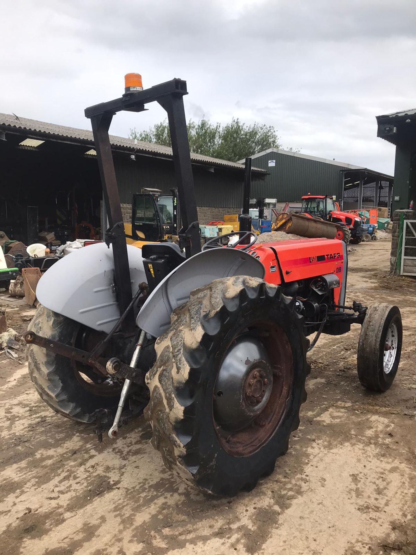 MASSEY FERGUSON 45D TAFE TRACTOR, RUNS AND DRIVES *PLUS VAT* - Image 2 of 4