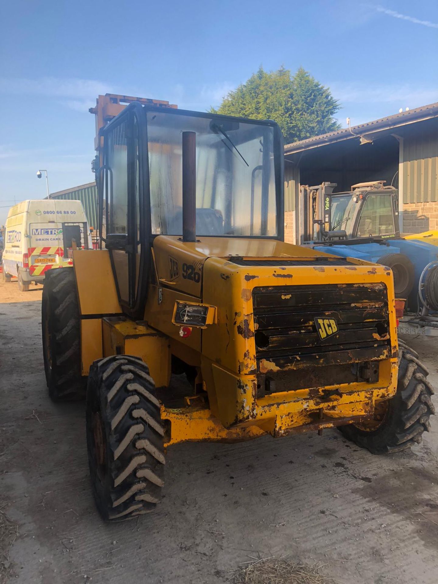 JCB 926 ALL TERRAIN FORKLIFT, RUNS, DRIVES AND LIFTS, SHOWING 2742 HOURS *PLUS VAT* - Image 4 of 6