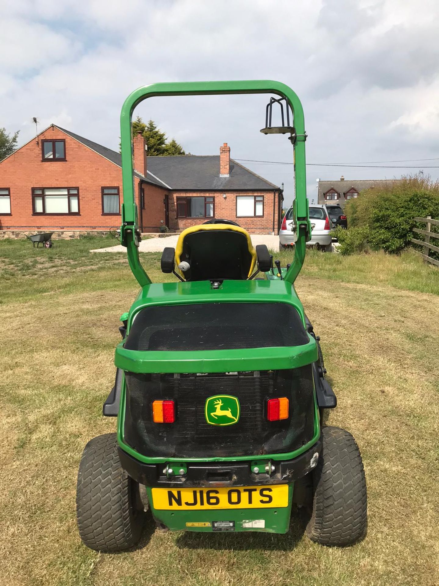 2016 JOHN DEERE 1580 C/W OUTFRONT MOWER DECK, RUNS, DRIVES & CUTS, ROAD REGISTERED - OTS *PLUS VAT* - Image 4 of 4