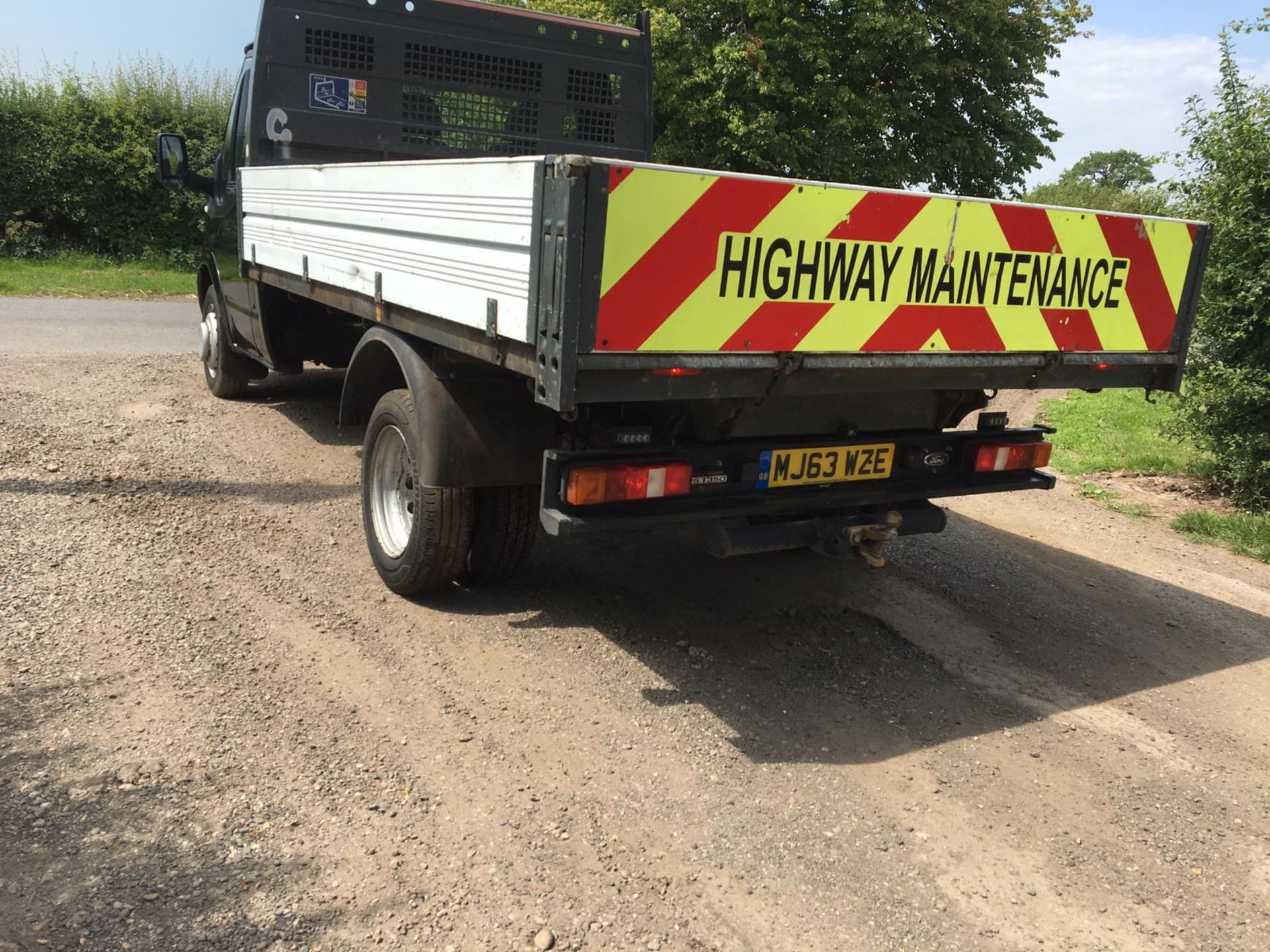 2013/63 REG FORD TRANSIT 100 T350 RWD 2.2 DIESEL DROPSIDE LORRY TIPPER, SHOWING 0 FORMER KEEPERS - Image 5 of 10