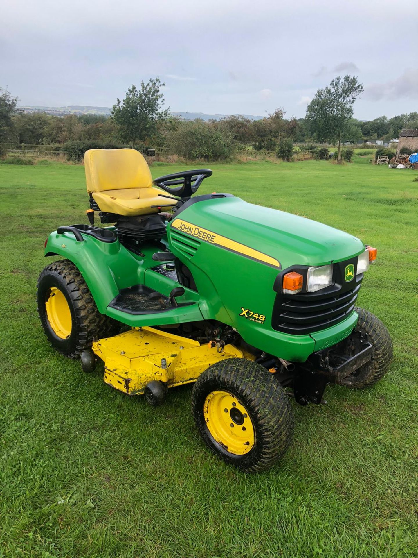 2006 JOHN DEERE X748 RIDE ON LAWN MOWER, RUNS, DRIVES AND CUTS, REAR PTO *PLUS VAT*