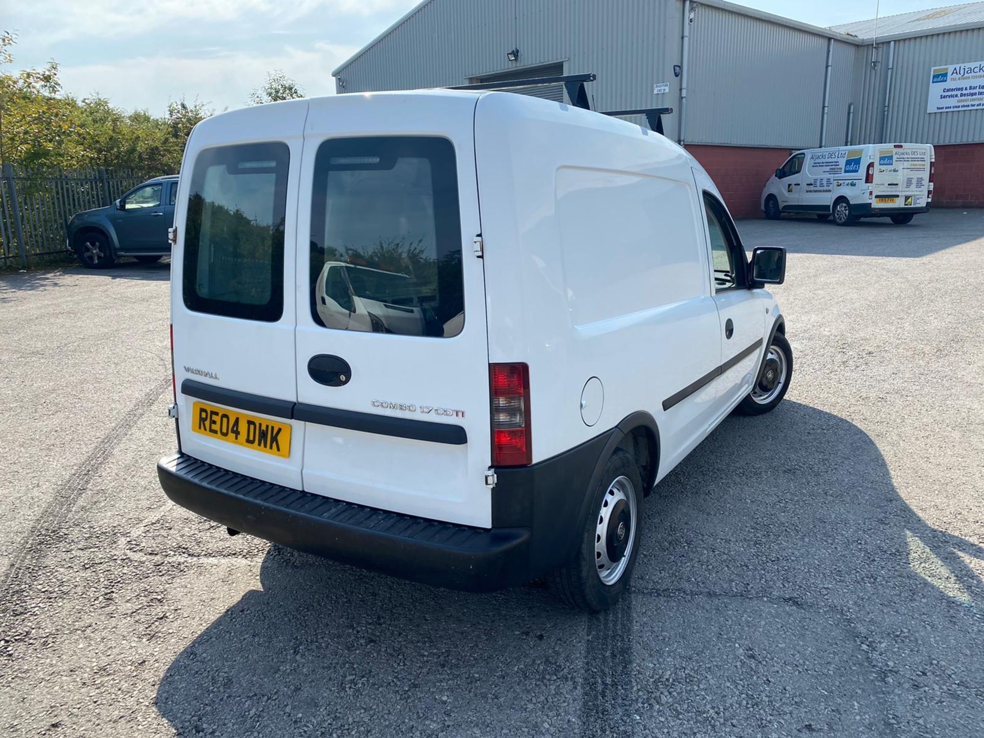 2004/04 REG VAUXHALL COMBO 1700 DI 1.7 DIESEL WHITE VAN *NO VAT* - Image 4 of 9