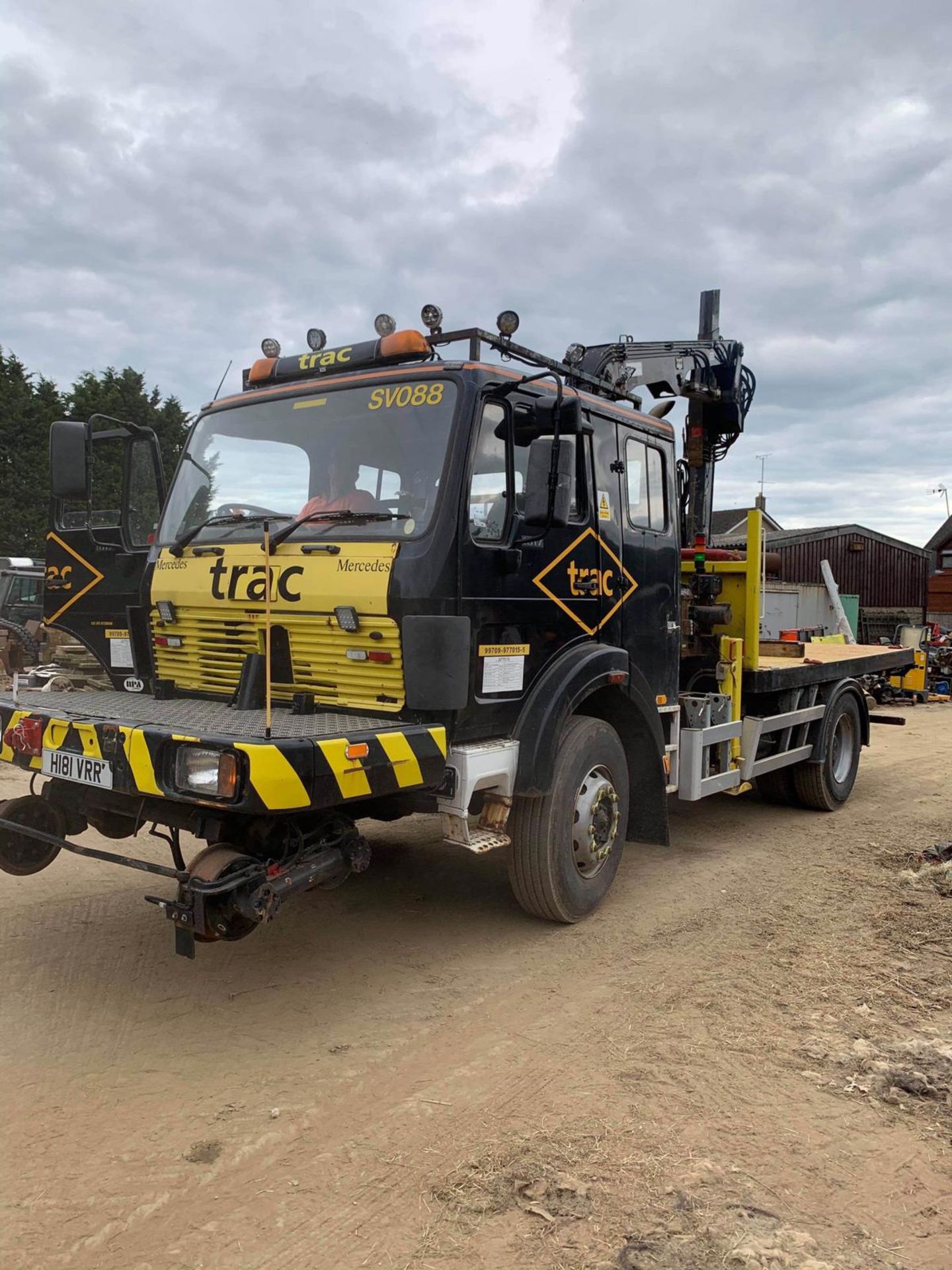 1991/H REG MERCEDES-BENZ CVS 1617AK CREW CAB YELLOW/BLACK 6.0L DIESEL CRANE / FLATBED LORRY - Image 7 of 11