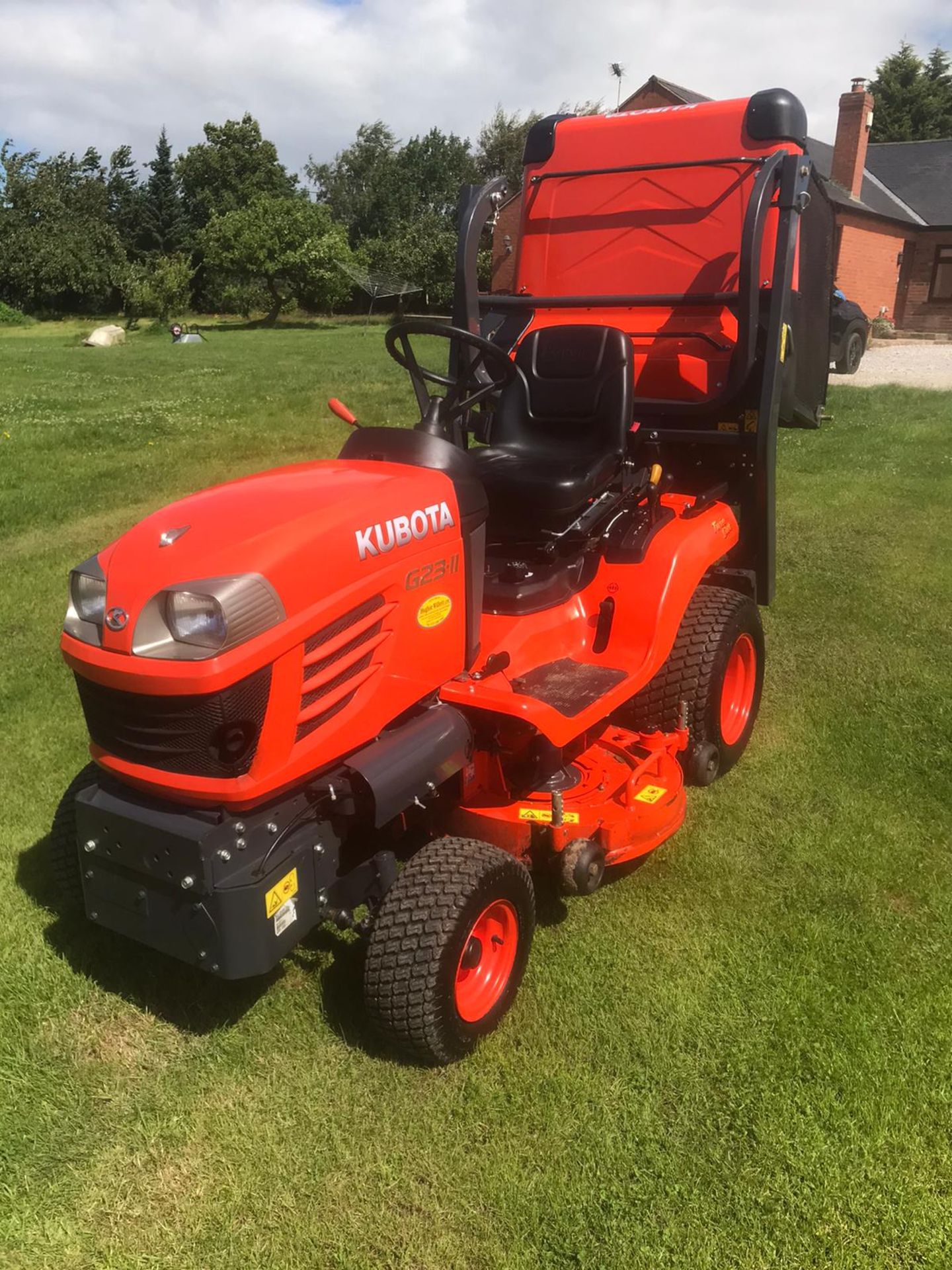 2015 KUBOTA G23-II RIDE ON LAWN MOWER, RUNS, DRIVES & CUTS, EX DEMO CONDITION, 203 HOURS *PLUS VAT* - Image 2 of 5