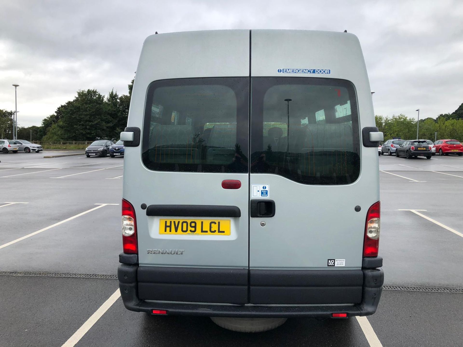 2009/09 REG RENAULT MASTER LM39 DCI 120 2.5 DIESEL GREY MINIBUS, SHOWING 3 FORMER KEEPERS *NO VAT* - Image 7 of 9