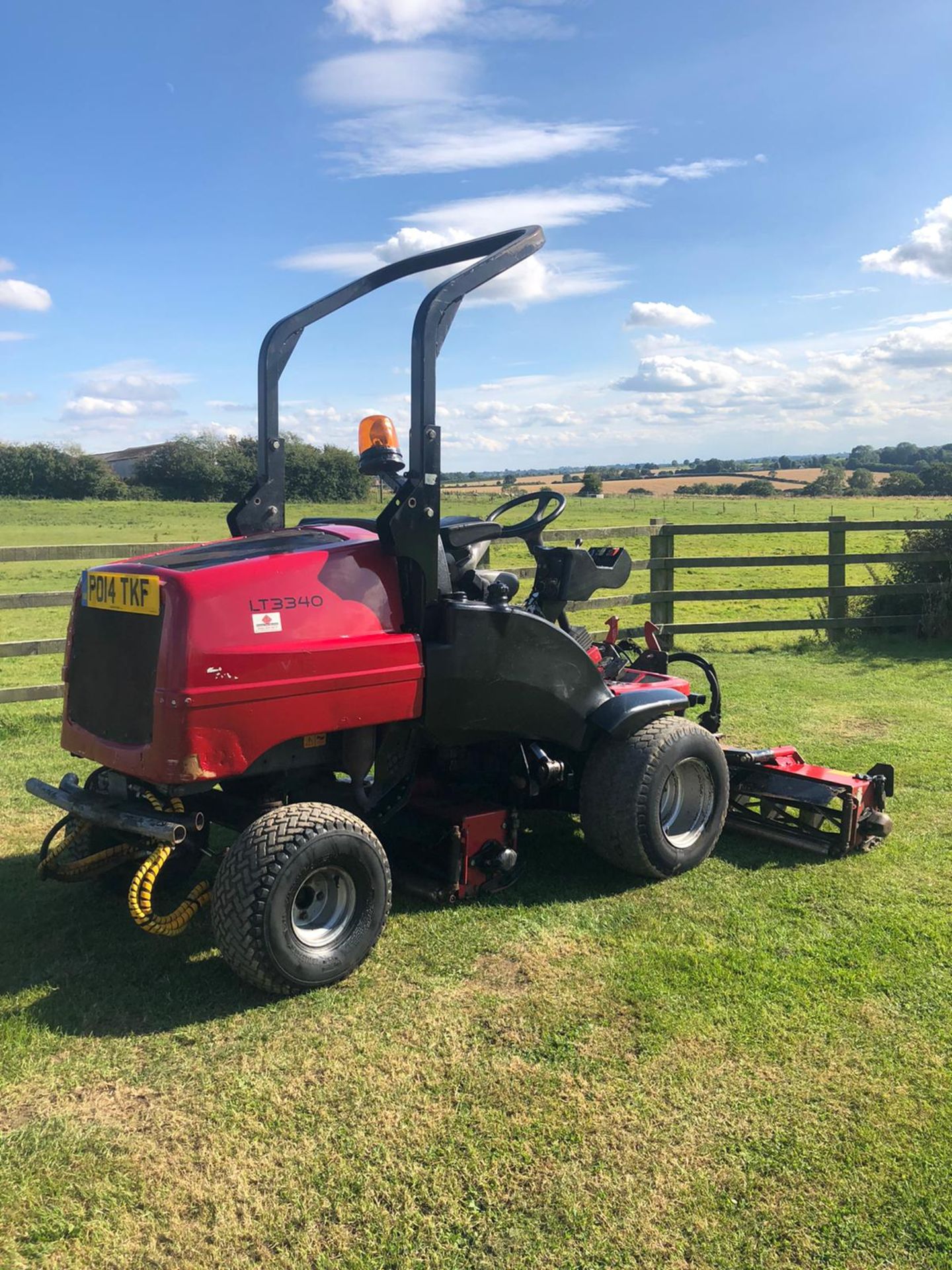 2014 TORO LT3340 RIDE ON LAWN MOWER, RUNS, DRIVES AND CUTS *PLUS VAT* - Image 4 of 4