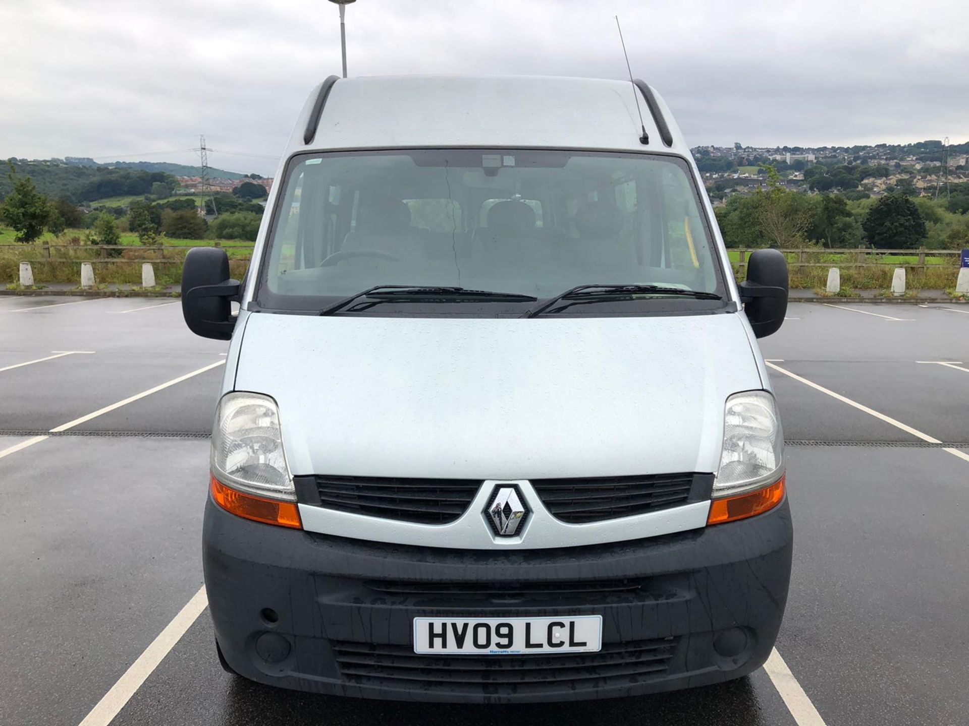 2009/09 REG RENAULT MASTER LM39 DCI 120 2.5 DIESEL GREY MINIBUS, SHOWING 3 FORMER KEEPERS *NO VAT* - Image 2 of 9