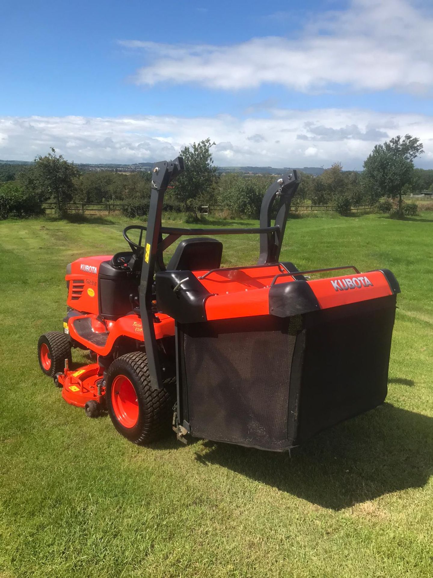 2015 KUBOTA G23-II RIDE ON LAWN MOWER, RUNS, DRIVES & CUTS, EX DEMO CONDITION, 203 HOURS *PLUS VAT* - Image 4 of 5