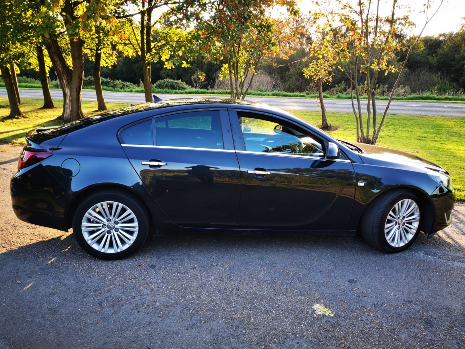 2015/15 REG VAUXHALL INSIGNIA DESIGN NAV CDTI ECO 2.0 DIESEL BLACK 5 DOOR, SHOWING 0 FORMER KEEPERS - Image 3 of 24